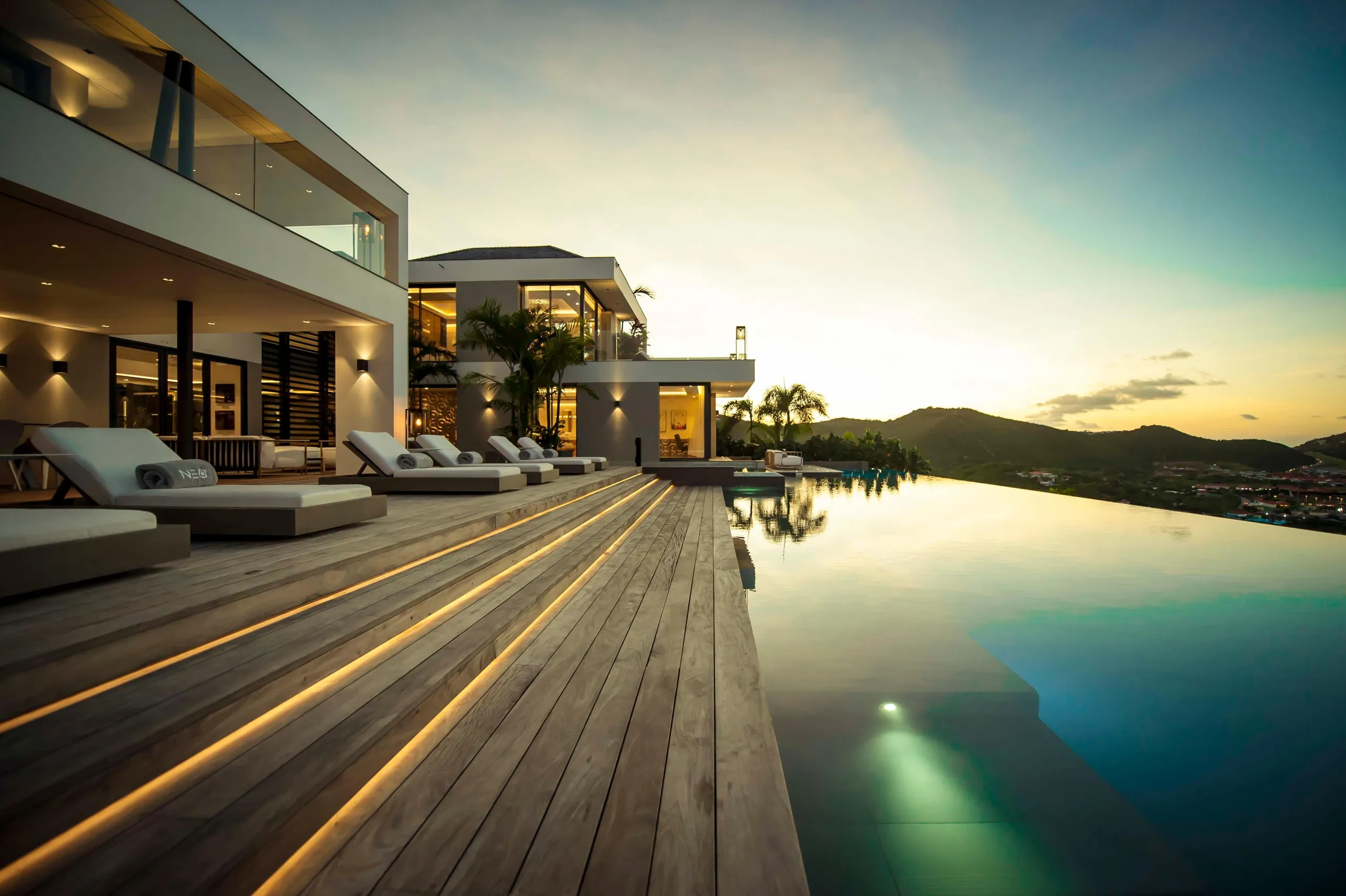 Contemporary Architectural St Jean Estate with Infinity Pool and Amazing Views — photograph 11