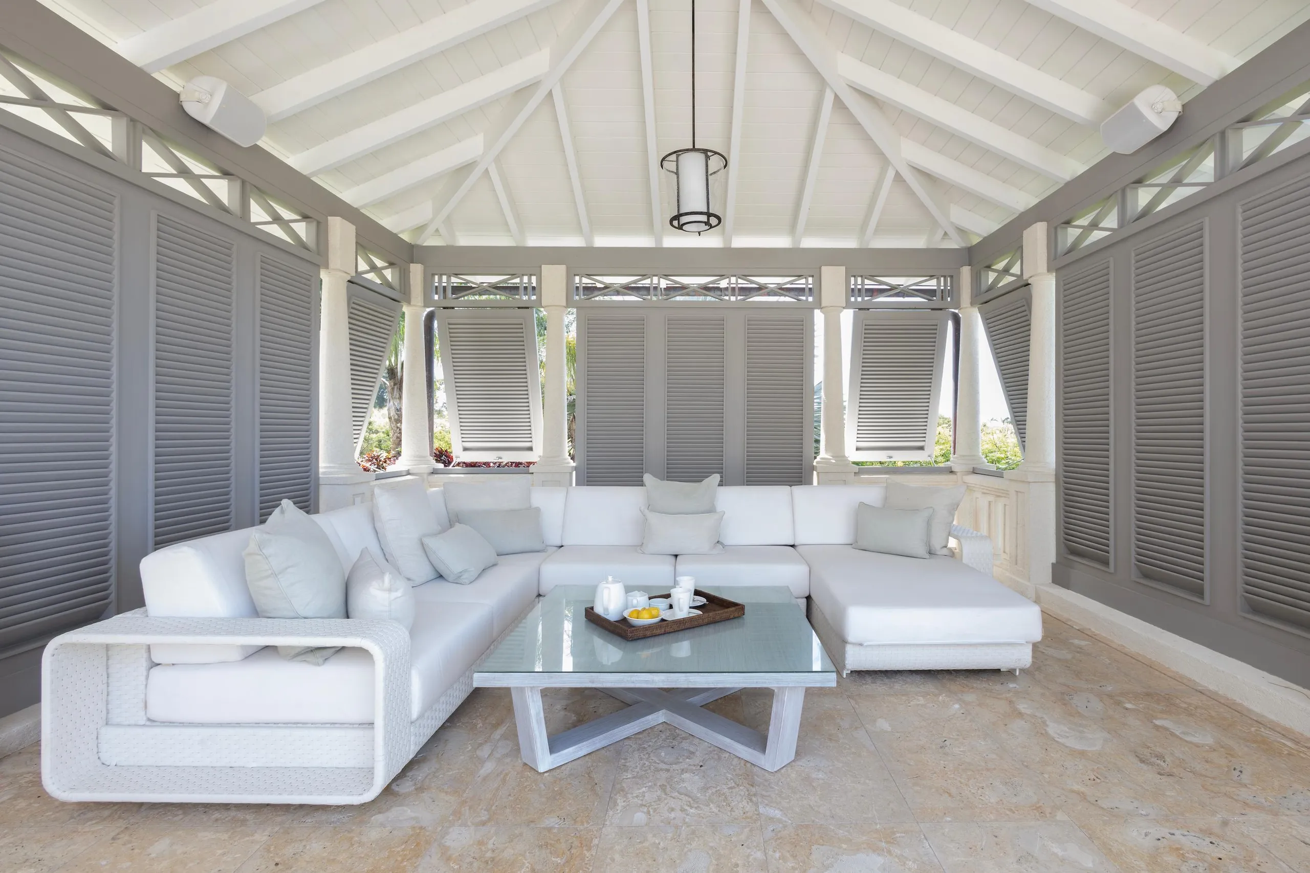 Apes Hill Club's Luxe Haven Villa with Golf Course Access — photograph 4