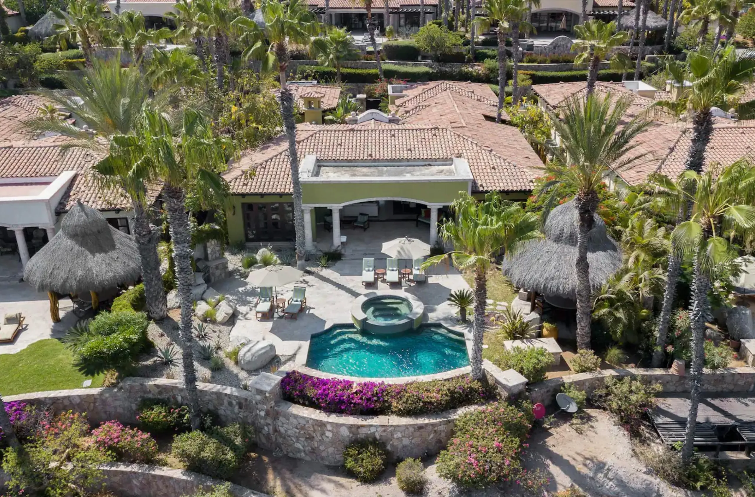 Punta Ballena Beachfront Villa with Private Pool and Ocean Views, Punta Ballena