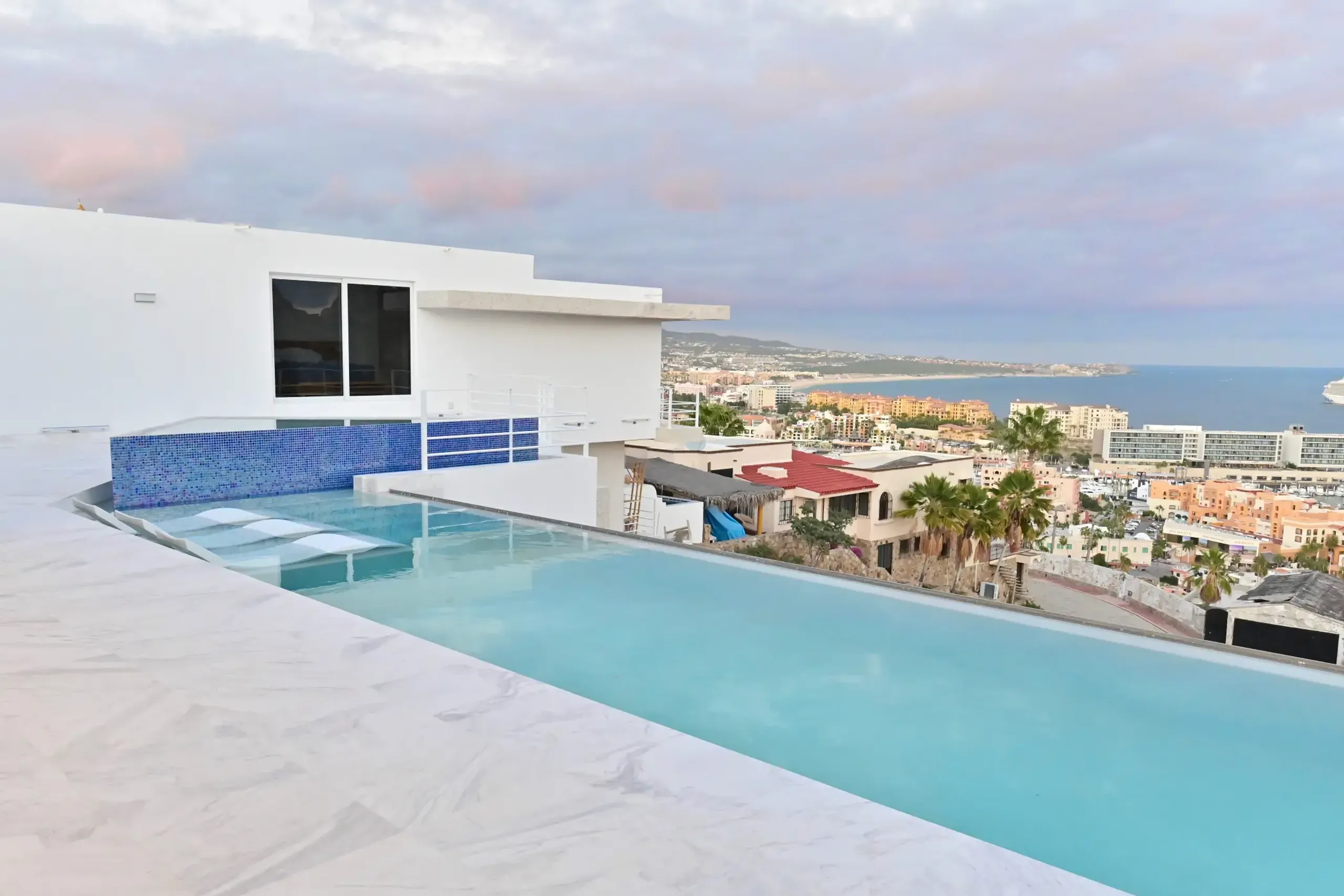 Pedregal Grandview Estate with Infinity Pool and Perfect VIews over the Marina — photograph 4
