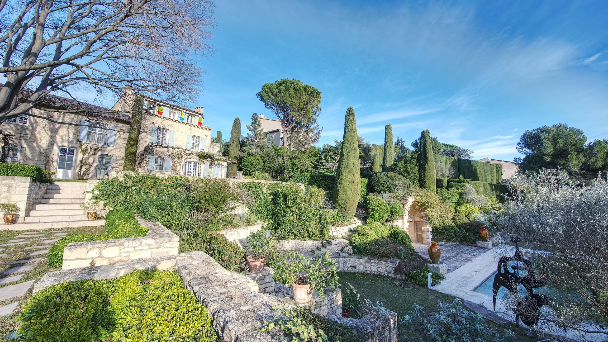 Sumptuous Escape Villa with Poolside and Panoramic Mountain Views — photograph 5
