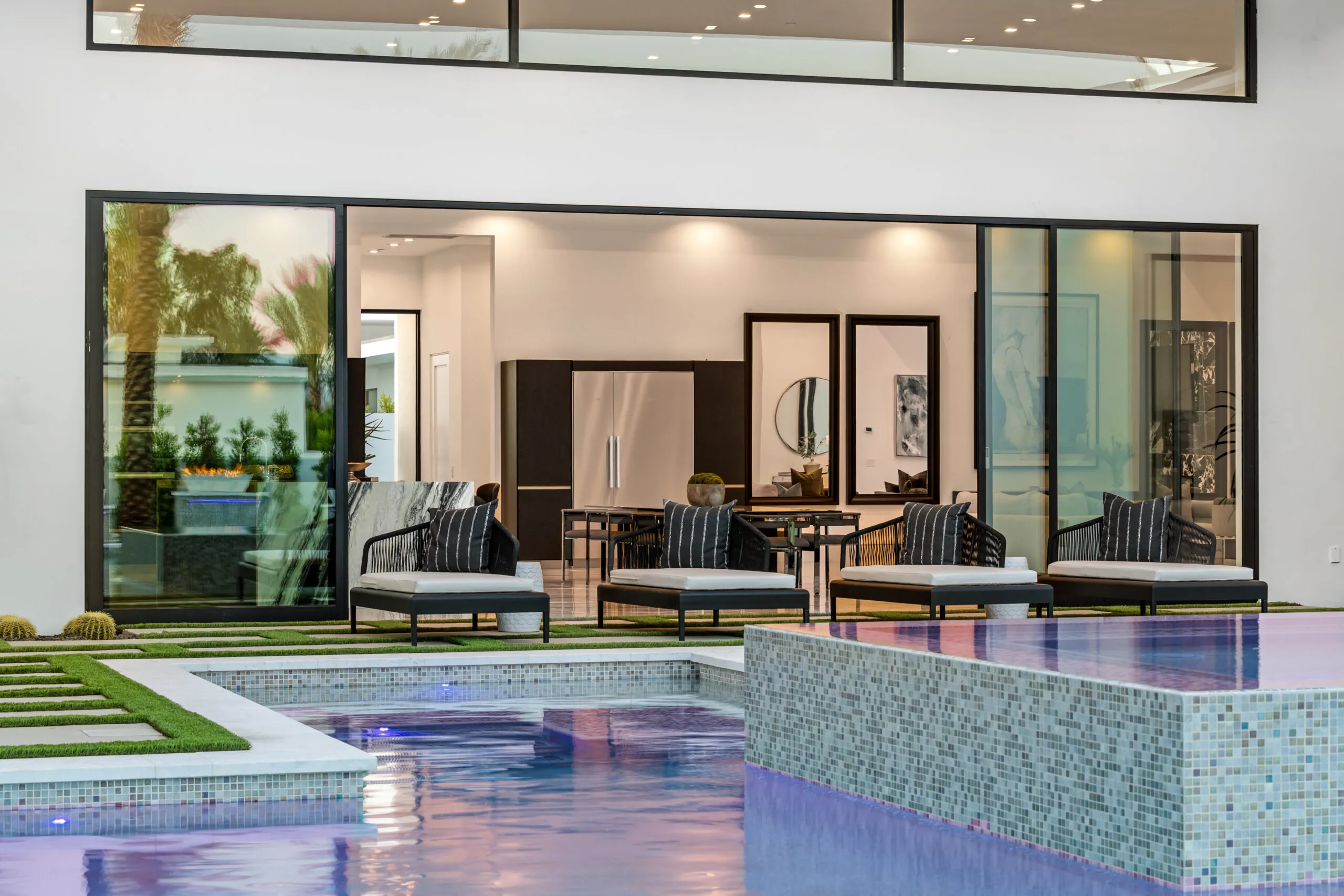 Top-Tier Eight Bedroom Villa with Private Pool and Impeccable Landscaping — photograph 4