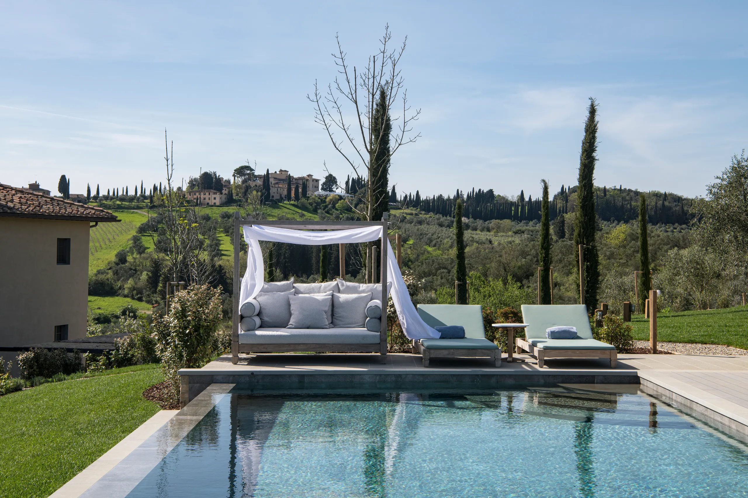 Elegant Italian Estate with Panoramic Views and Infinity Pool VILLAWAY® — photograph 10