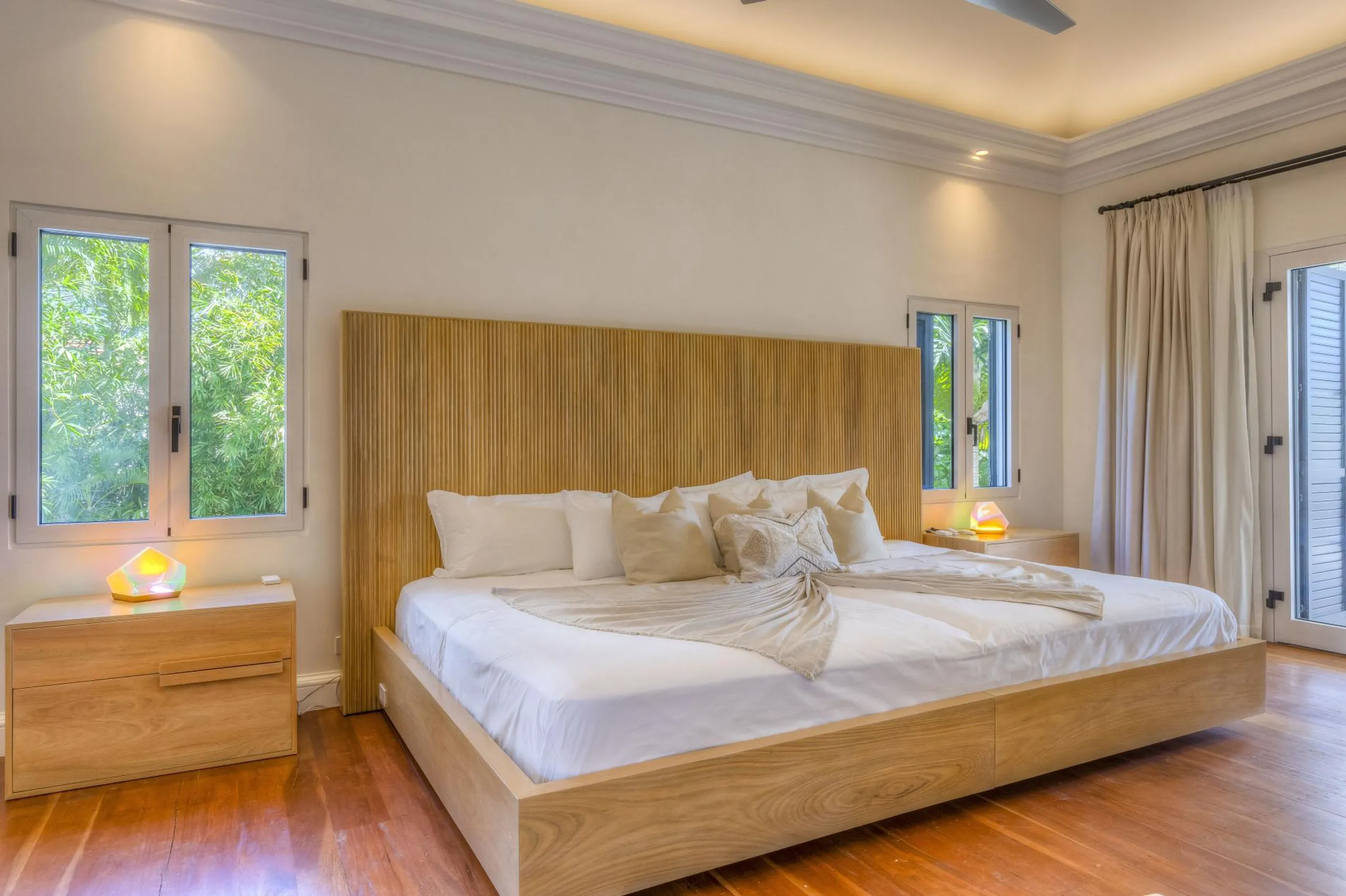 Prime Beachside Villa with Private Pool at La Cana Golf & Beach Club with Expansive Gardens — photograph 9