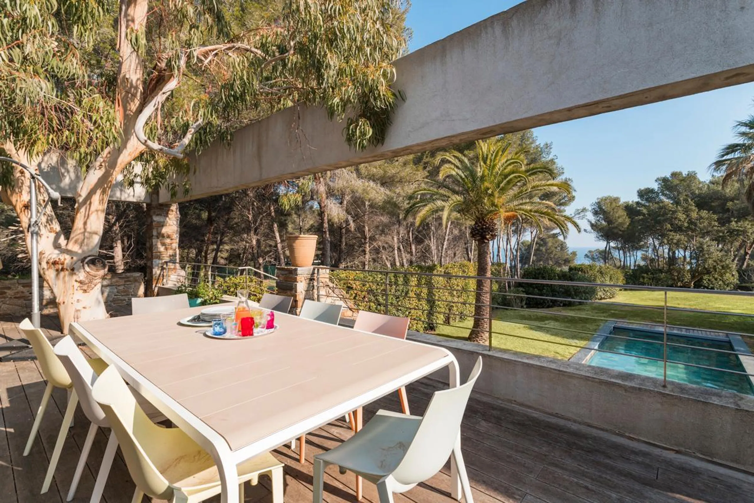 Deluxe Spacious Villa with Pool and Gaou Bay Nearby — photograph 7