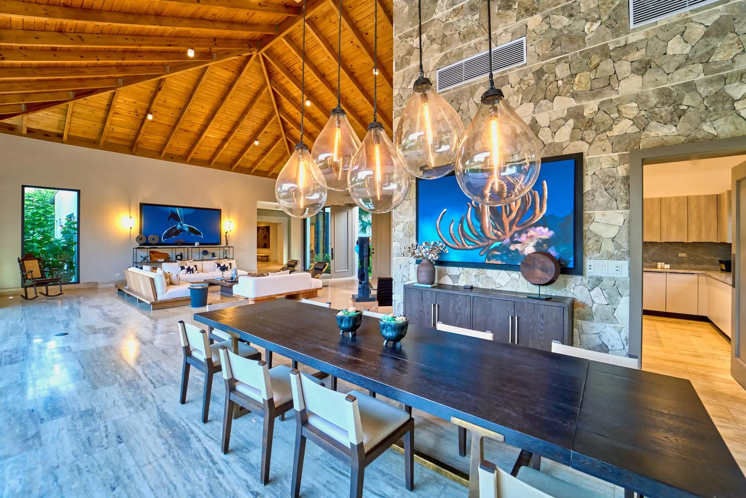 Refreshing Modern Villa with Private Pool and Golf Course Nearby — photograph 5
