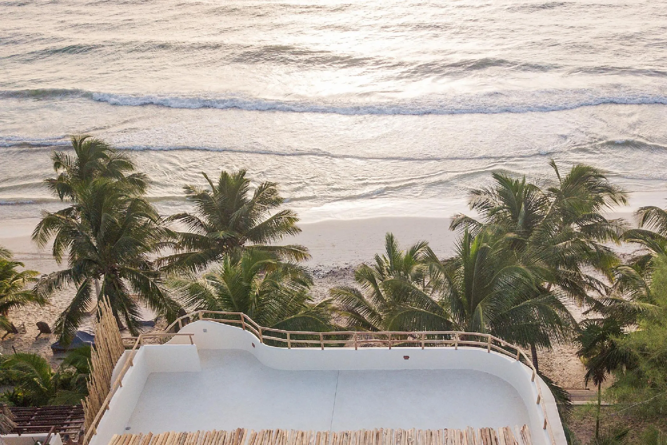 Eco-Friendly Expansive Beachfront Tulum Villa with Private Pool — photograph 7