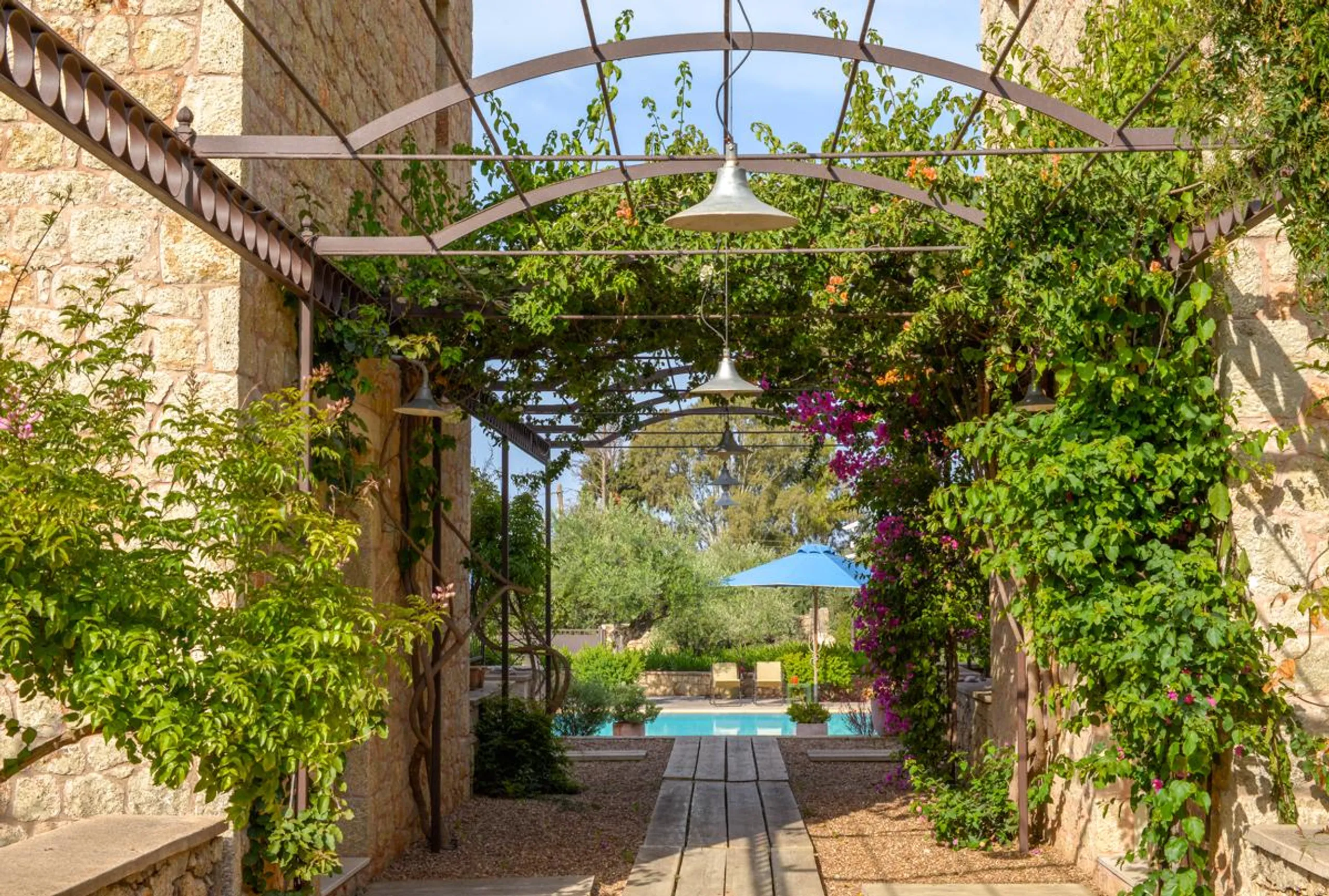 Exquisite 5-Bedroom Villa with Private Pool and Stunning Mediterranean Views — photograph 5