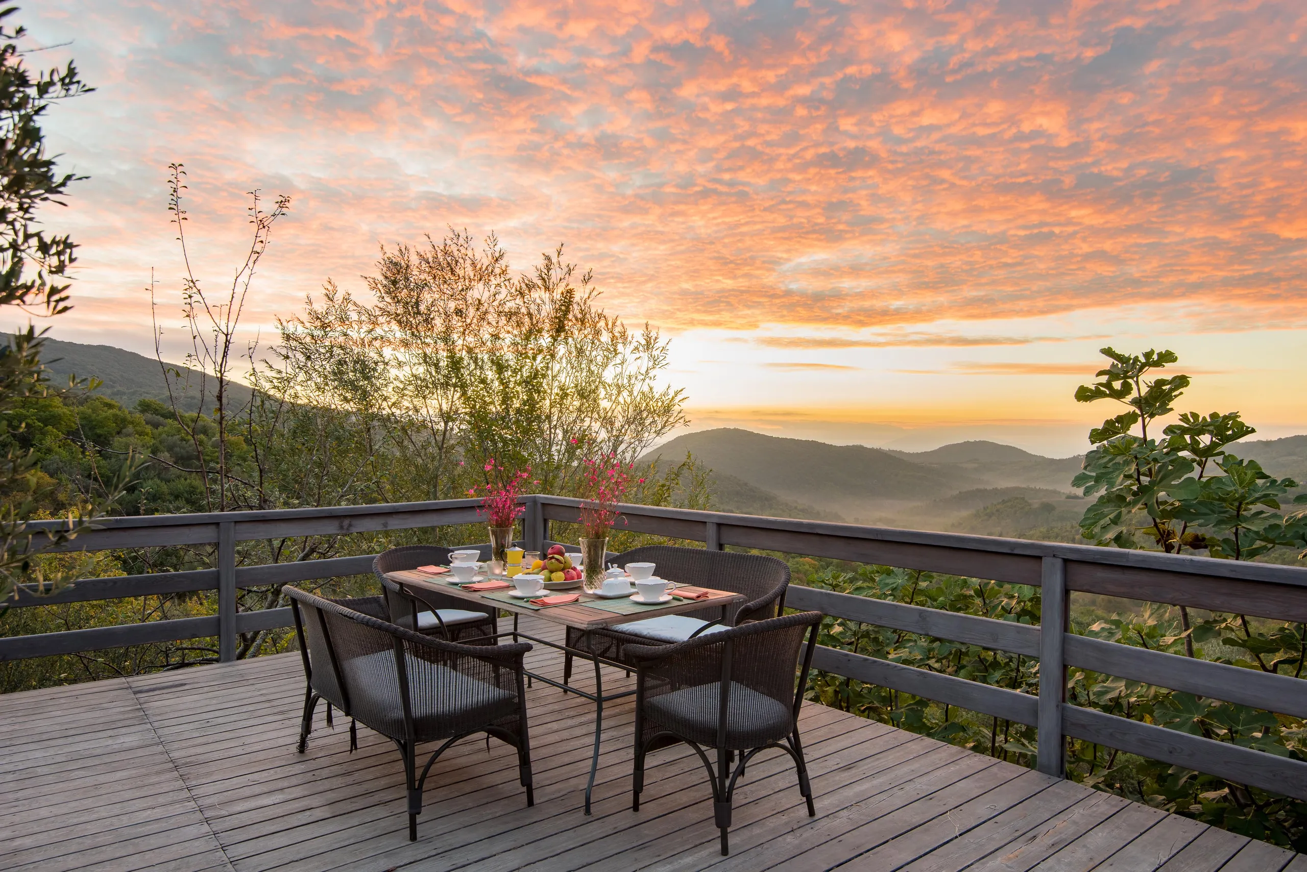 Stunning 14th Century Estate with Pool and Breathtaking Mountain Views — photograph 7