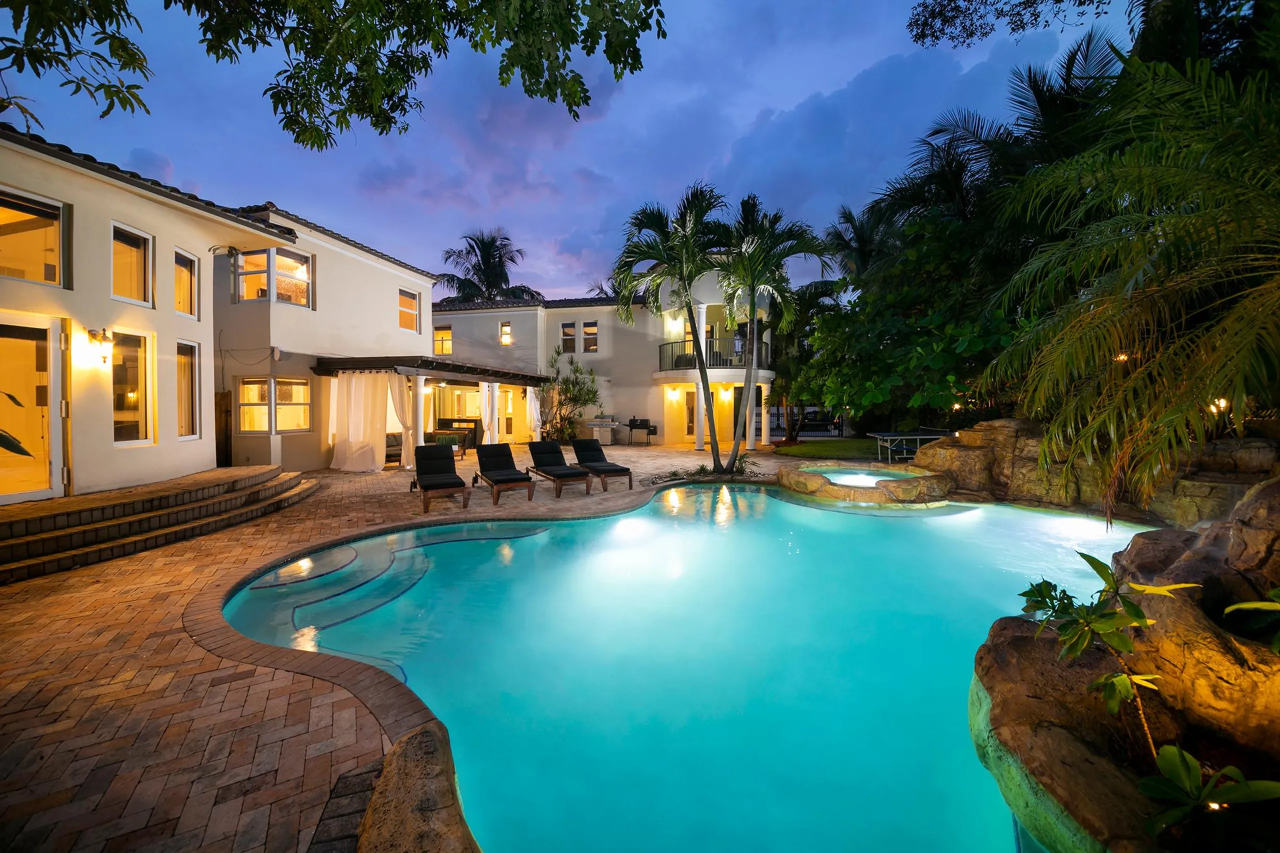 Miami Mirage Villa with Private Pool — photograph 3
