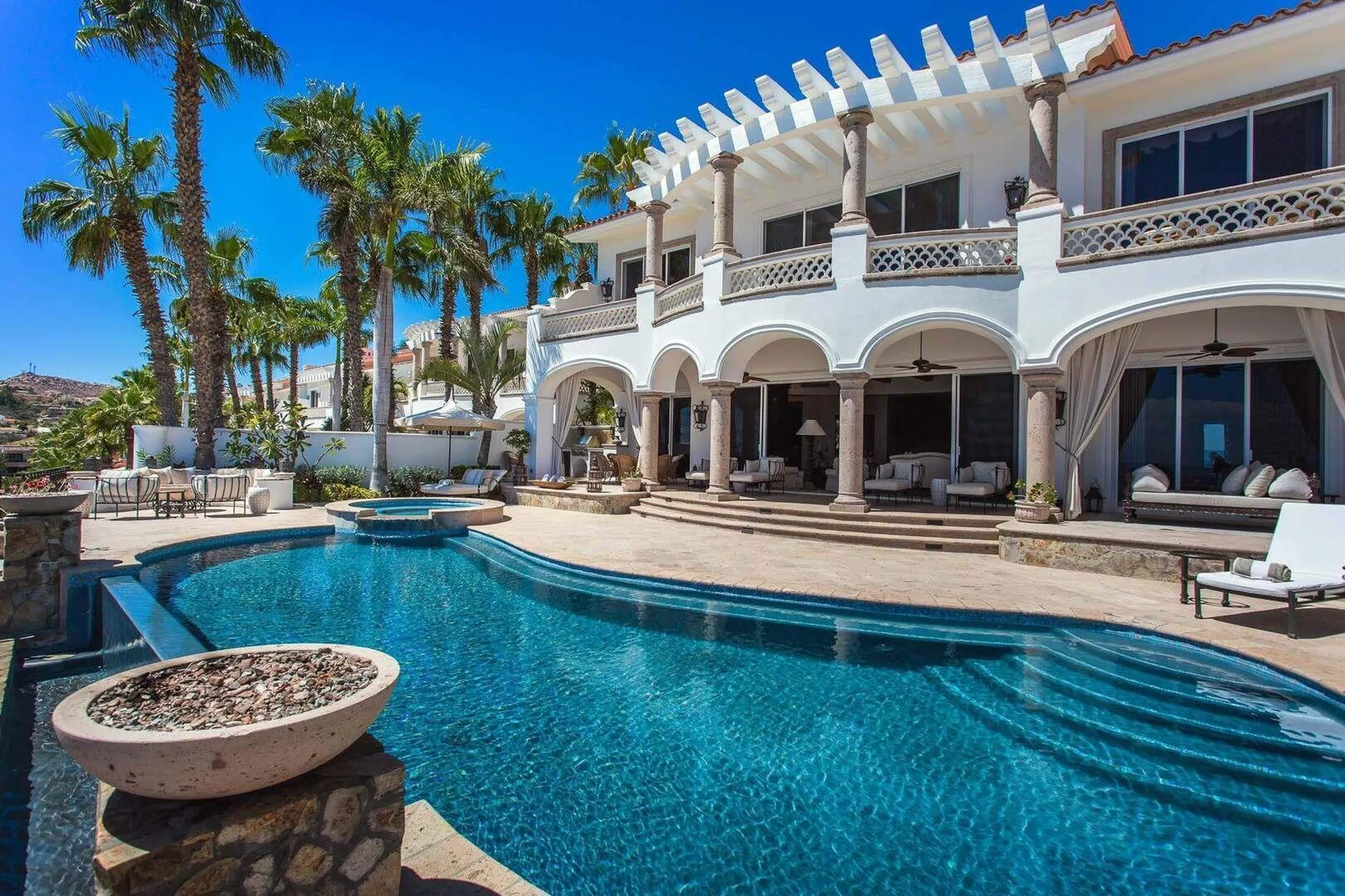Gorgeous Villas Del Mar Luxury Estate with Private Pool and Ocean Views — photograph 3