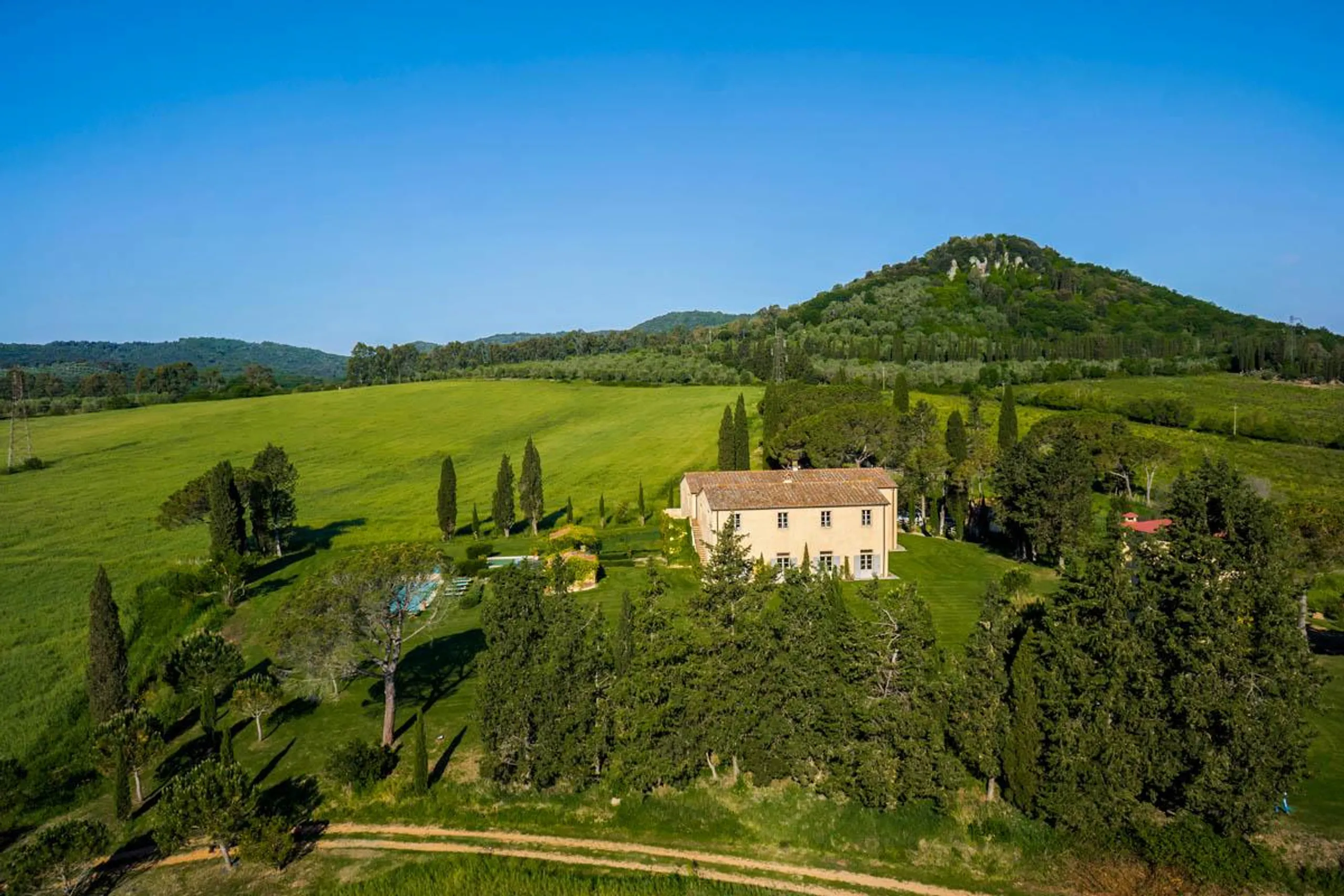 Idyllic 9-Bedroom Tuscan Villa with Private Pool, Stunning Grounds, and Hotel-Grade Services, Gavorrano
