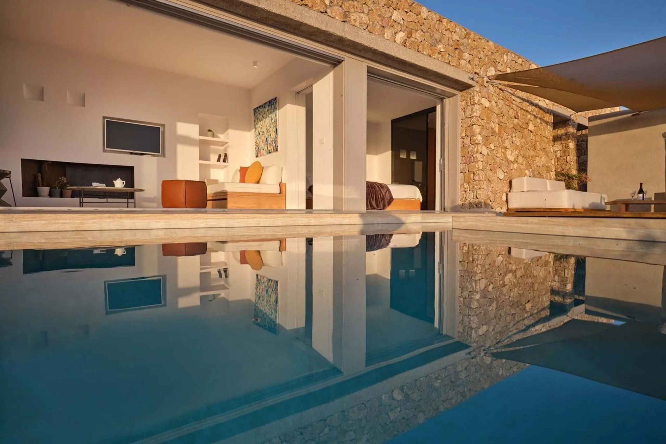 Sumptuous Sanctuary Villa with Private Infinity Heated Pool and View of The Peninsula of Akrotiri — photograph 6