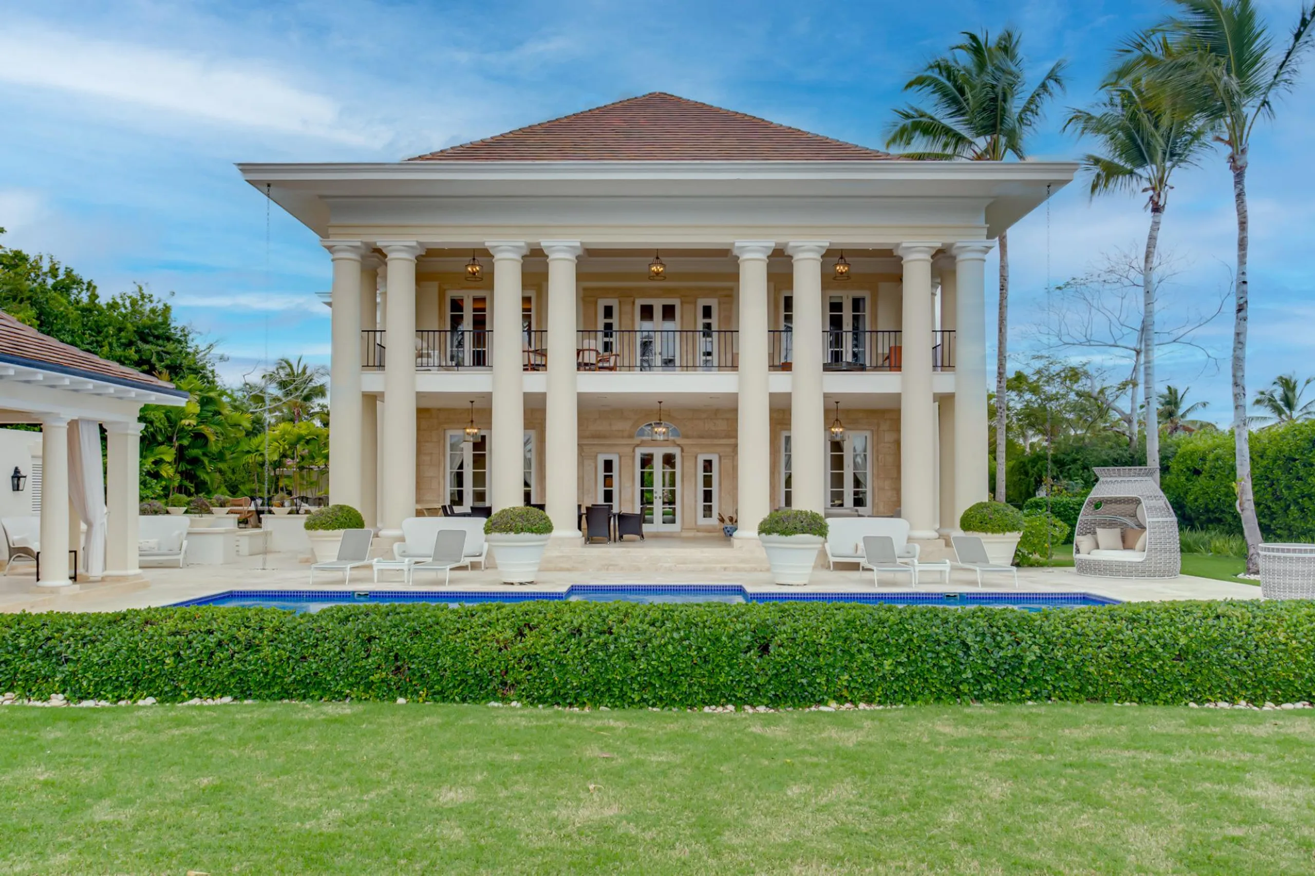 Majestic 7 Bedroom Villa with Private Pool and Lush Surroundings, Punta Cana