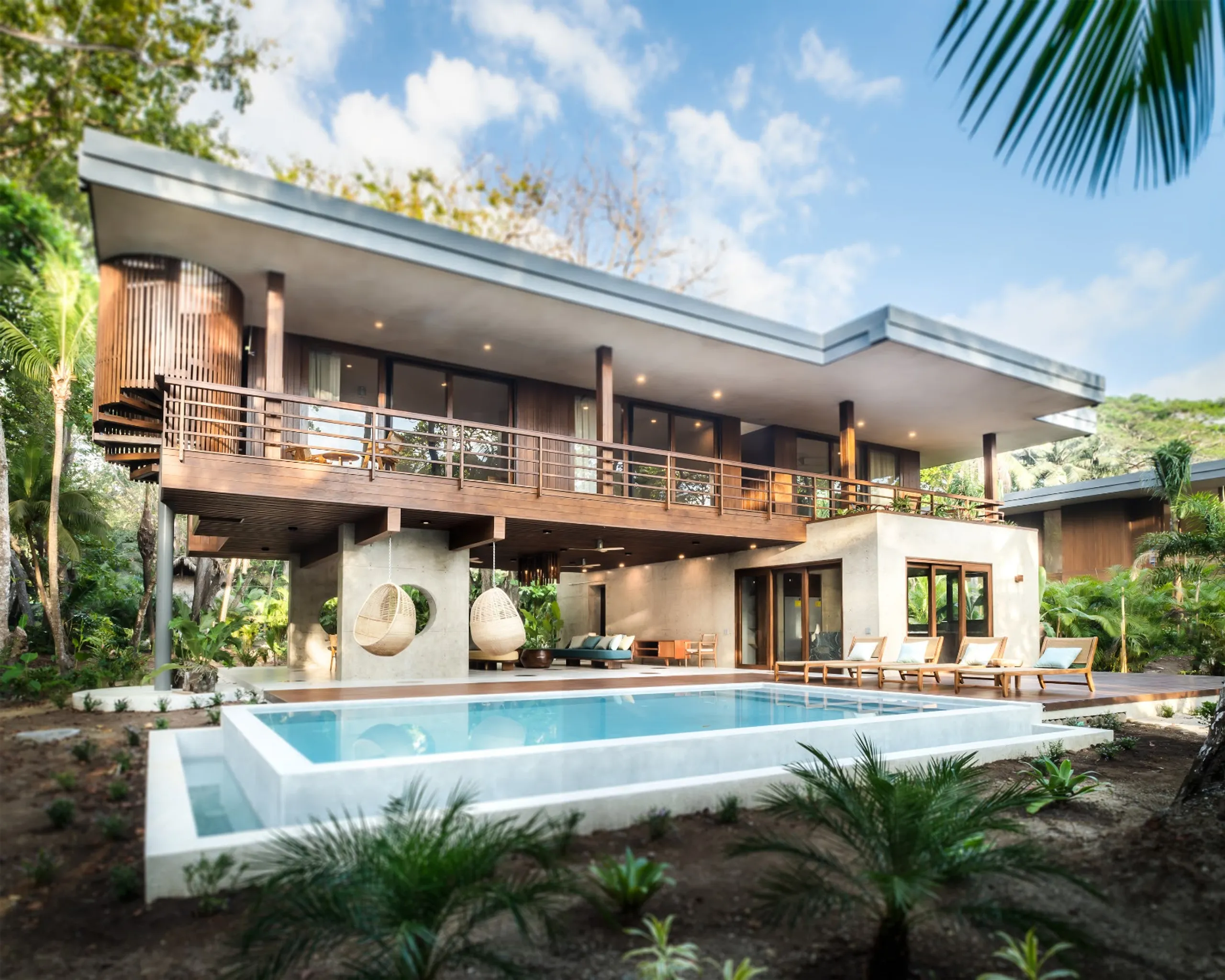 Refined Twin Villas with Private Pool, Beach Access, and Wildlife Views — photograph 2