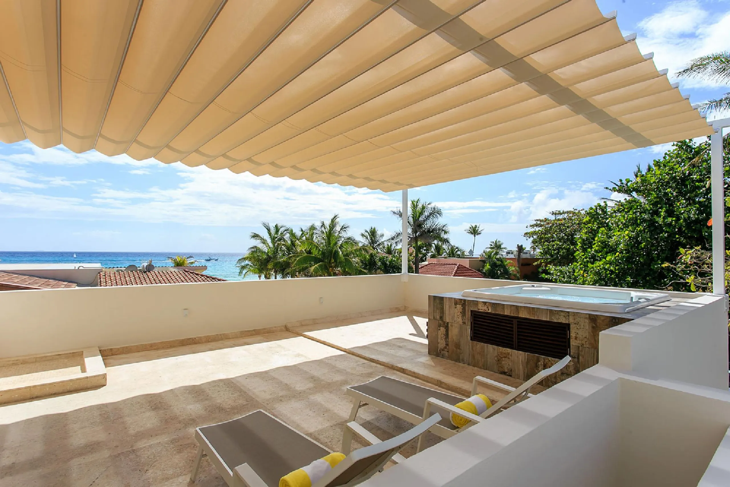 Modern Playa del Carmen Villa  with Private Pool and Hot Tub with Ocean Views — photograph 12