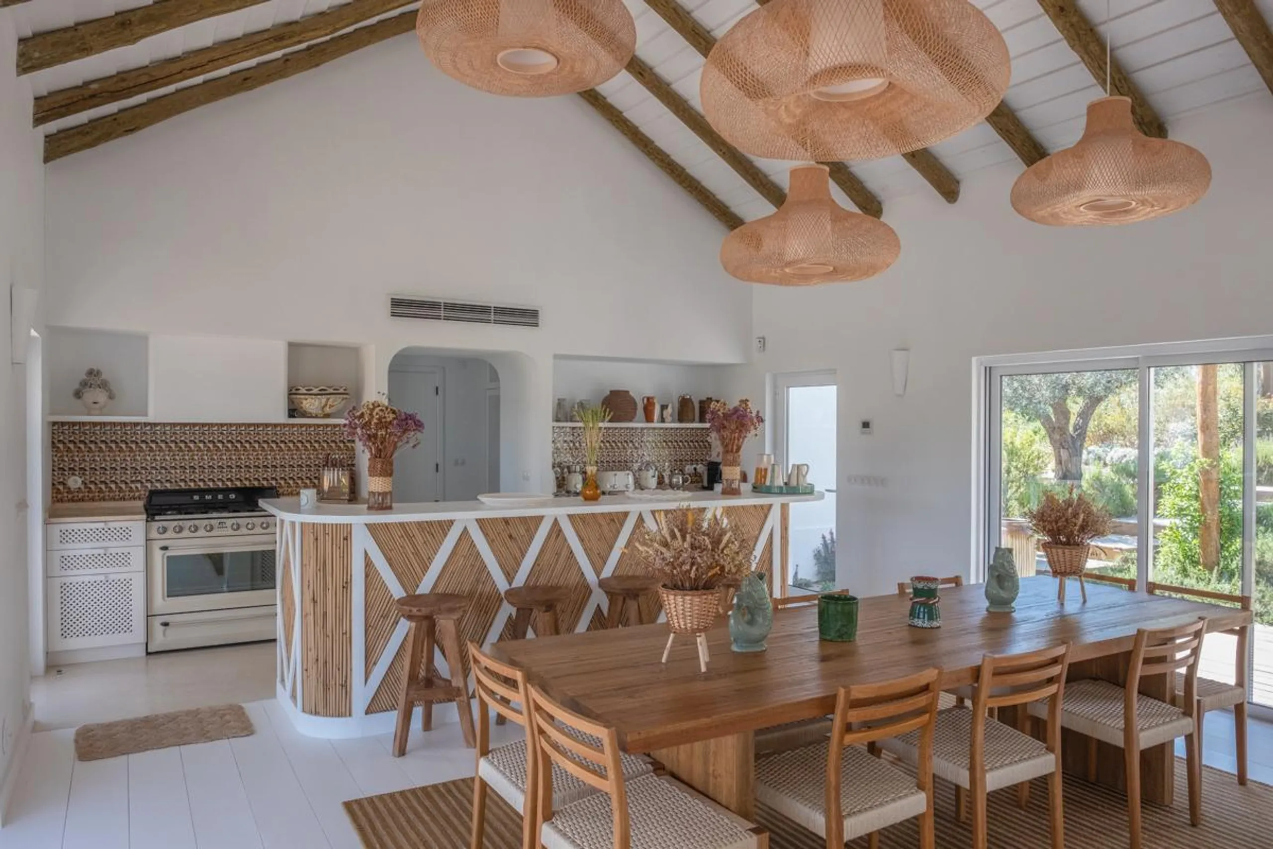 Superb 7 Bedroom Villa with Private Pool, Private Beach Access and Nature Views — photograph 7