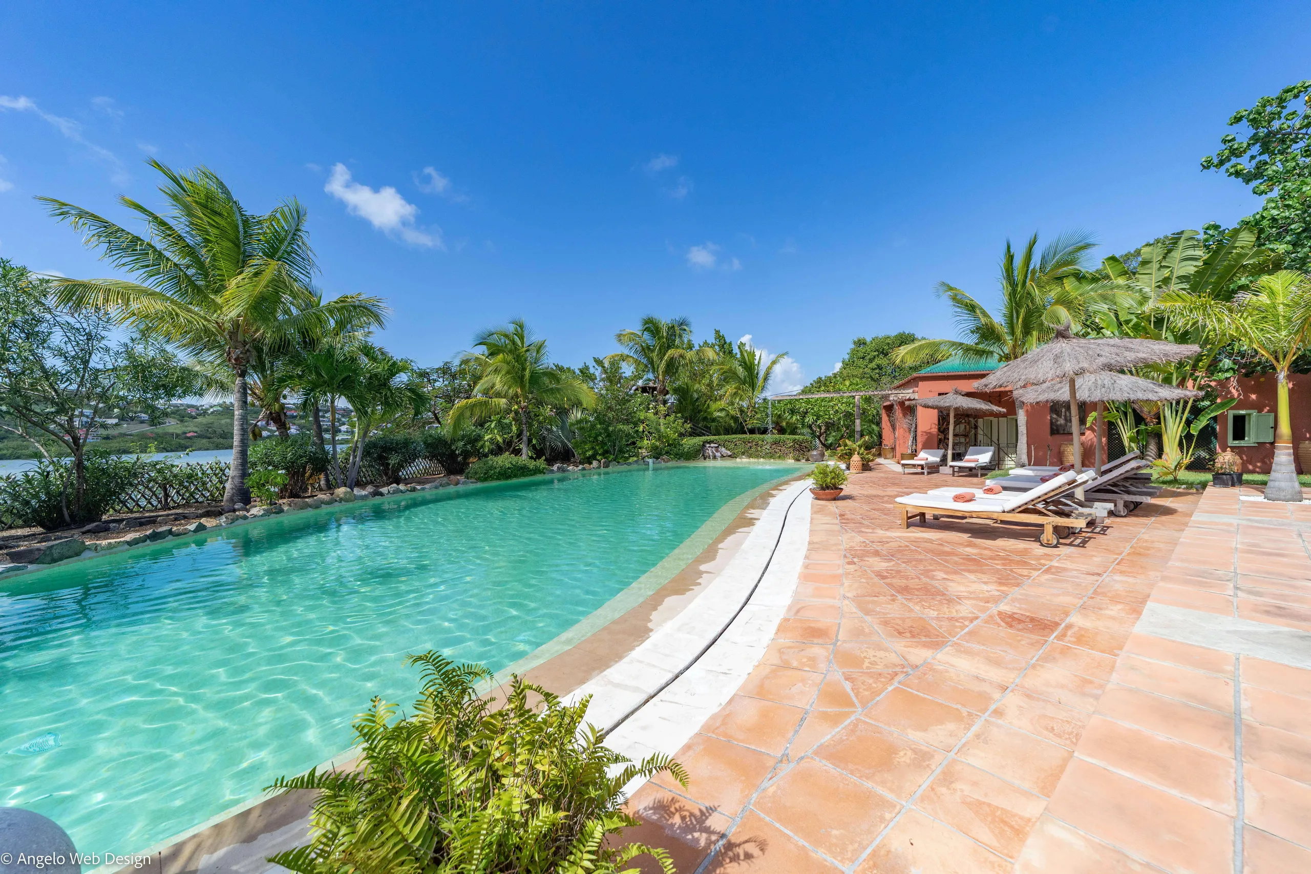 Regal Tropical Estate with Private Pool and Luscious Backyard Terrace — photograph 4