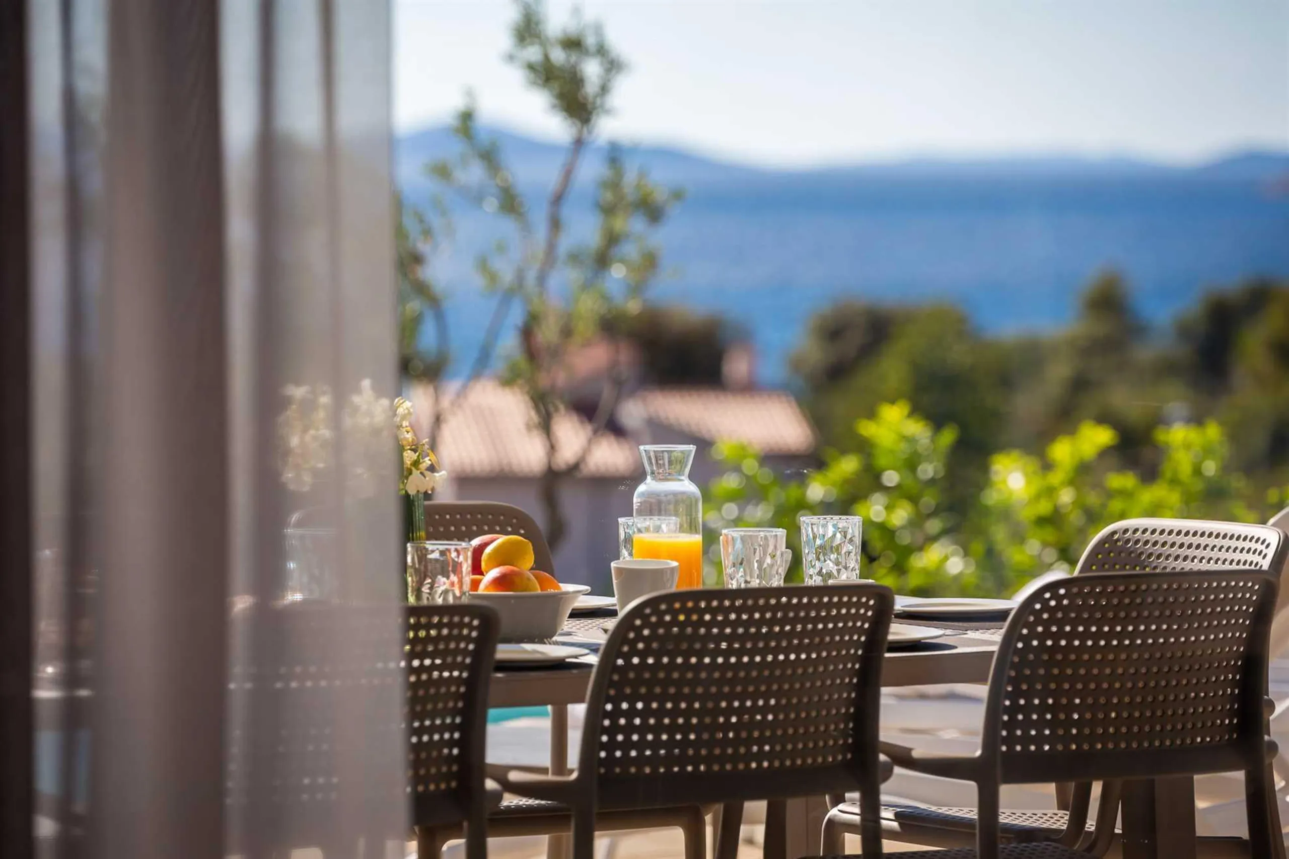 Posh Modern Villa with Private Infinity Pool and Stunning Sea Views in Primosten — photograph 12