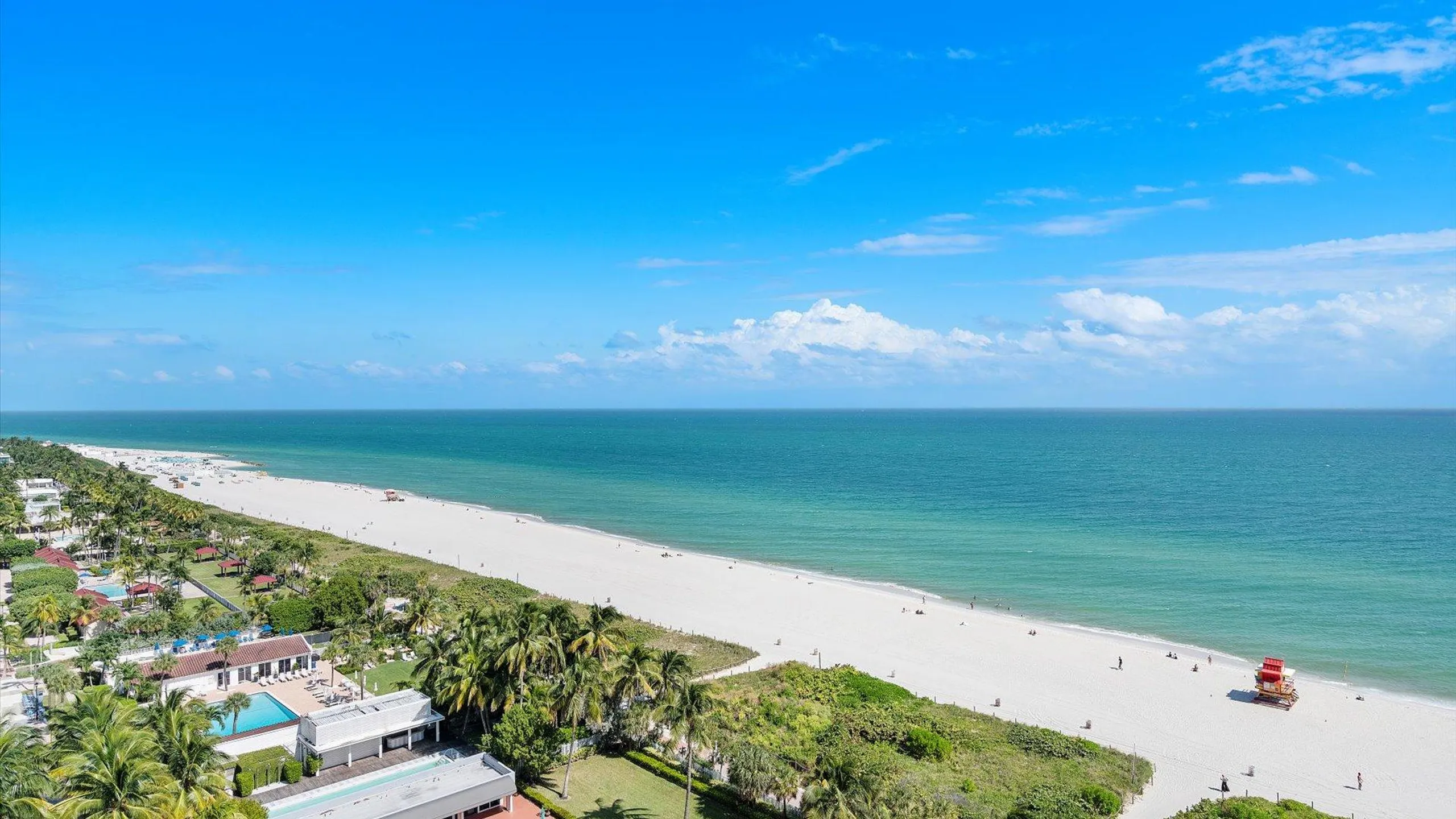 Superb Oceanside Retreat with Stunning Views — photograph 4