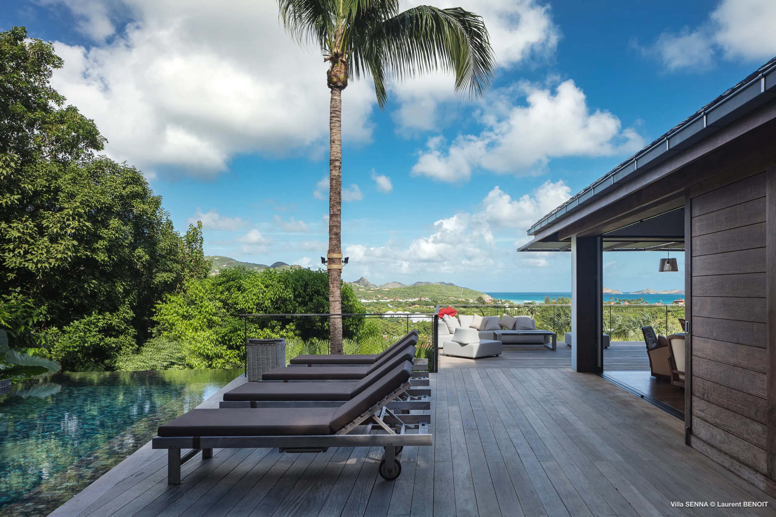 Chic St. Jean Villa with Pool, Gardens & Ocean Breezes — photograph 3
