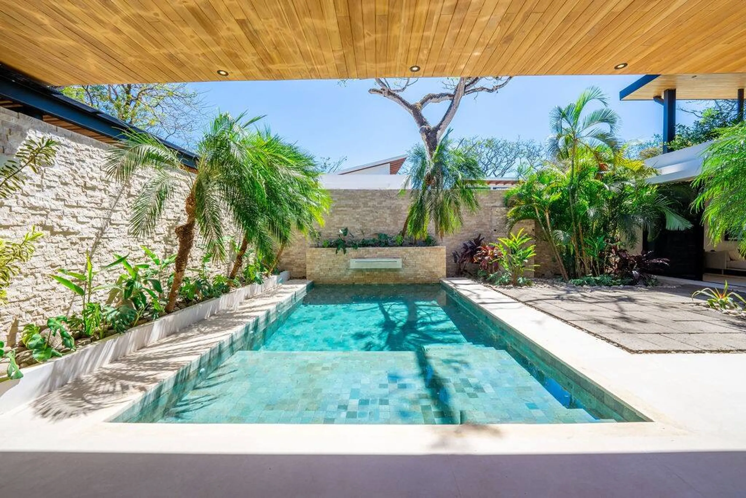 Contemporary Playa Guiones Villa with Beach Access — photograph 3