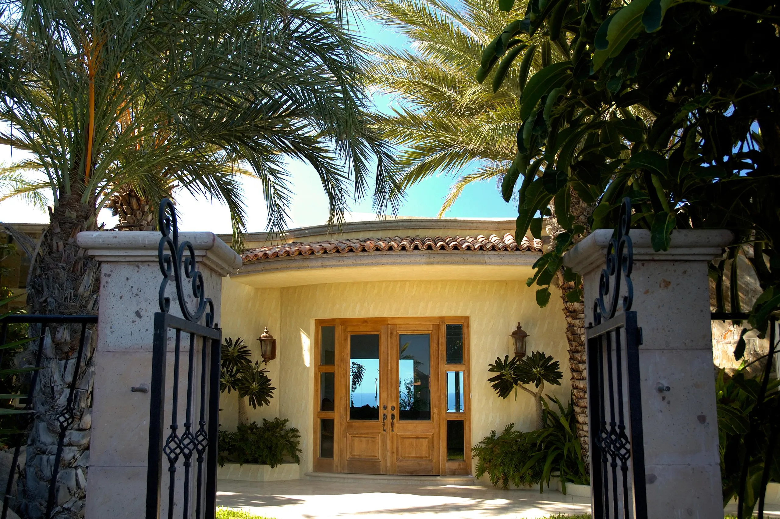 Classic Eight Bedroom Villa with Private Infinity Pool and Panoramic Pacific Views — photograph 6