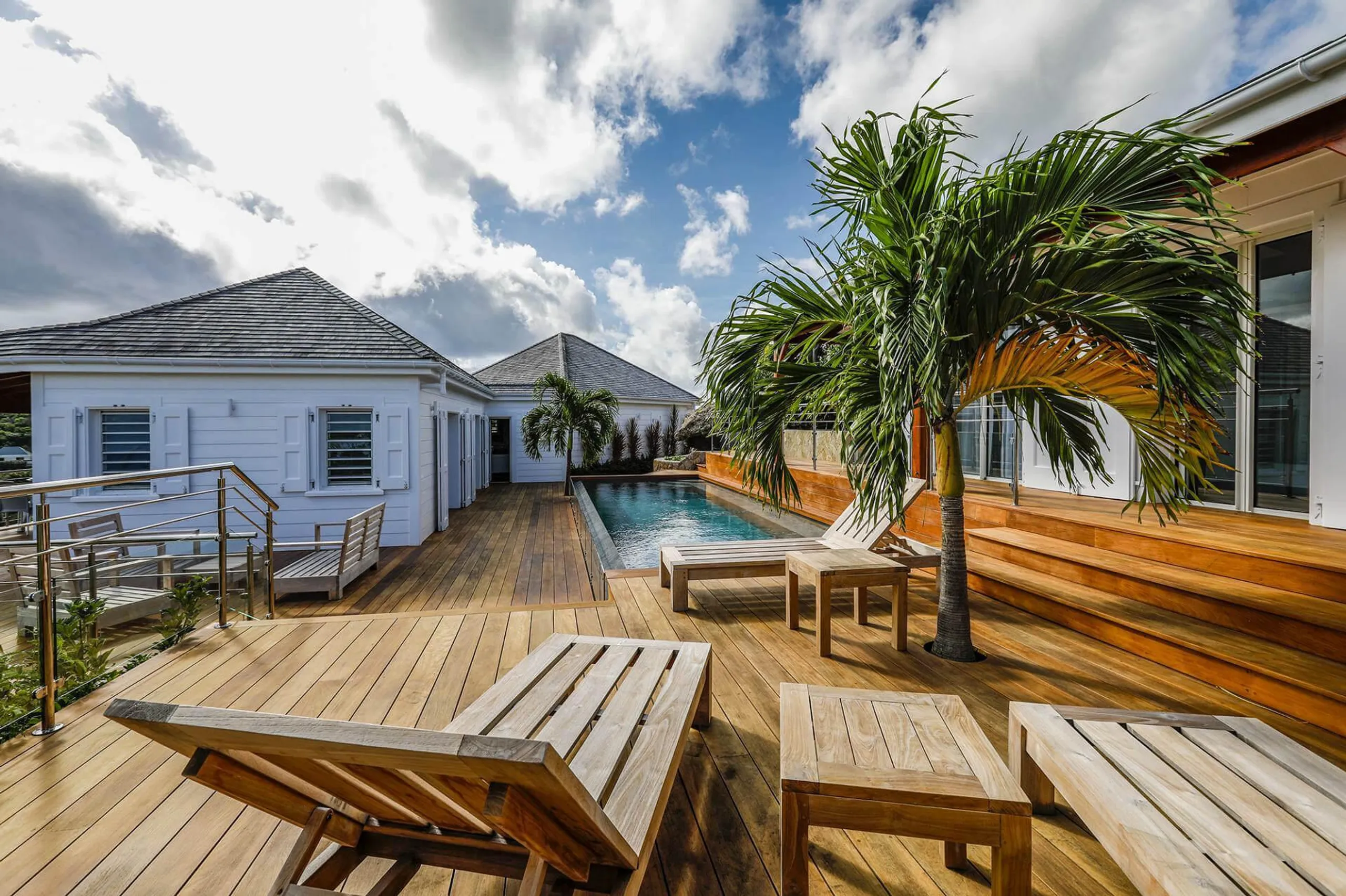 Sophisticated Villa Private Pool Outside Grill and Lounge Area with Majestic Ocean Views — photograph 8