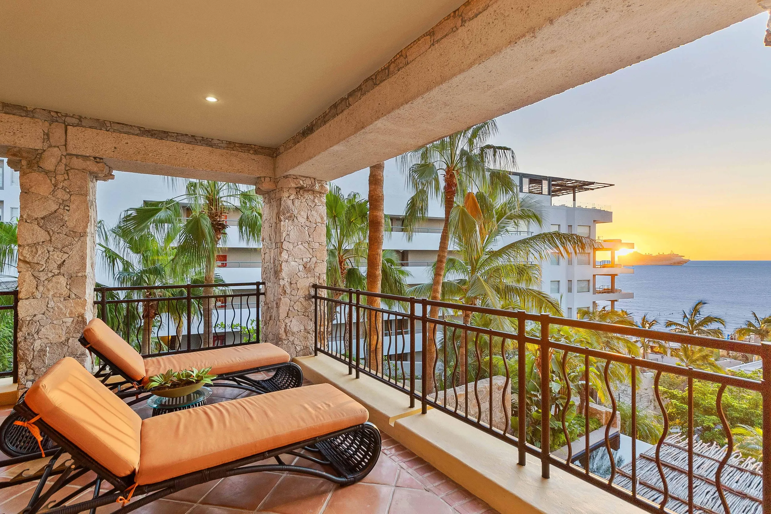Beautiful Cabo Penthouse With Captivating Ocean Views — photograph 9