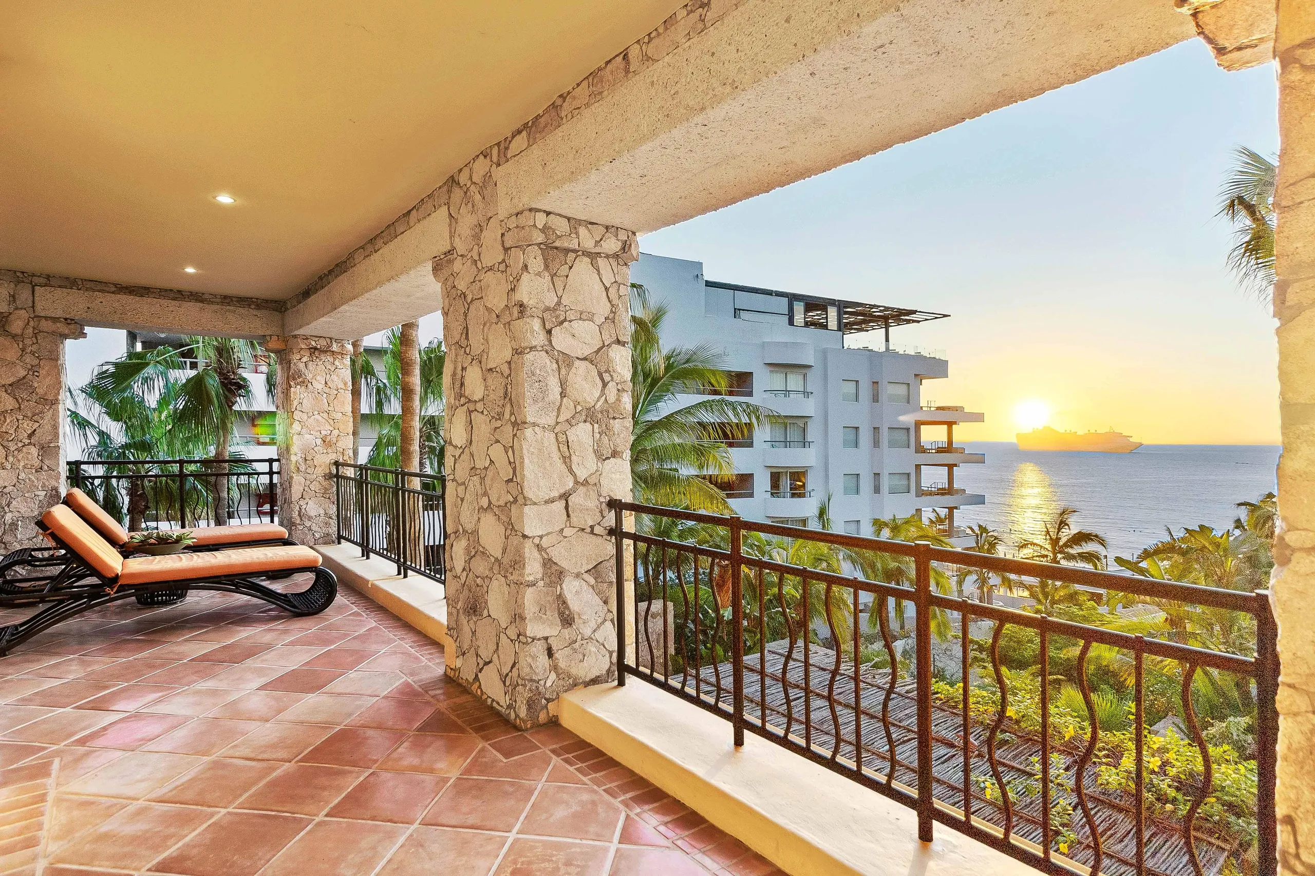 Beautiful Cabo Penthouse With Captivating Ocean Views — photograph 10