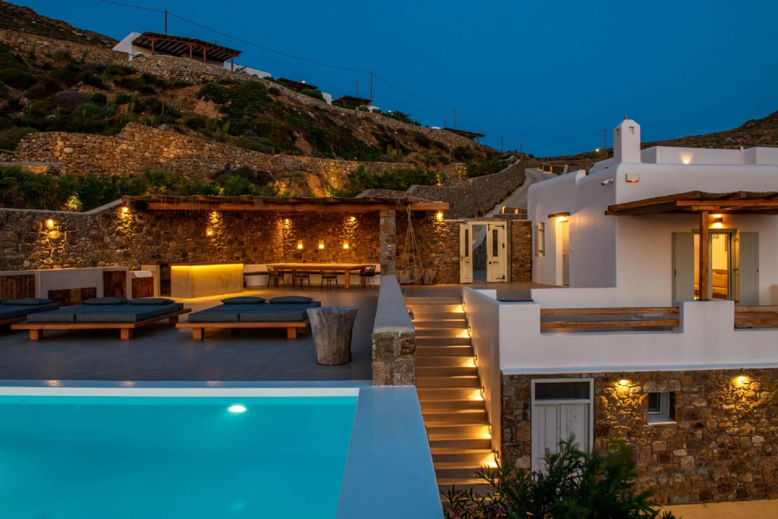 Mykonos Grand Luxury Estate with Infinity Pool and Stunning Sea Views — photograph 5