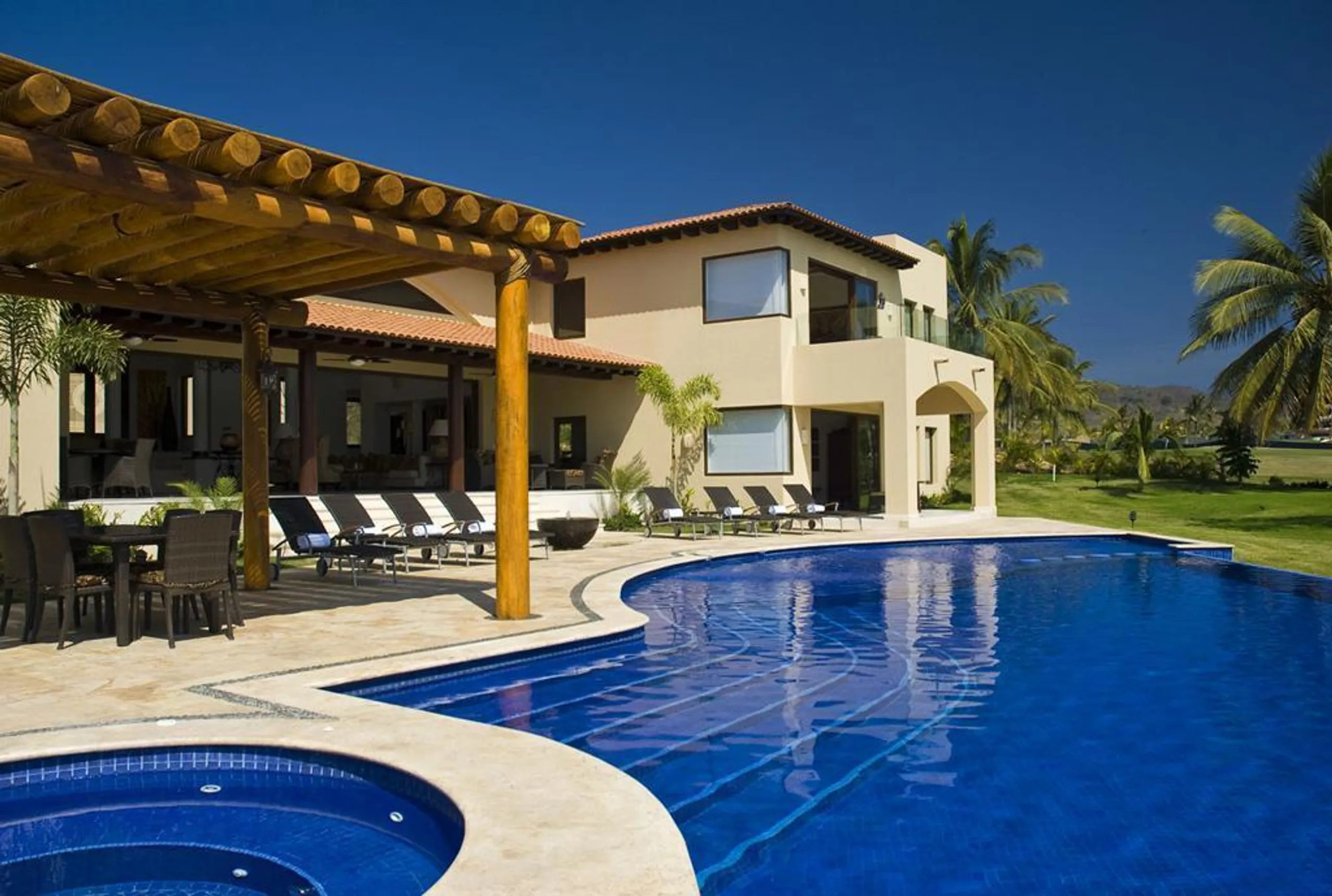 Lagos Del Mar Villa with Infinity Pool and Gorgeous Views, Lagos Del Mar