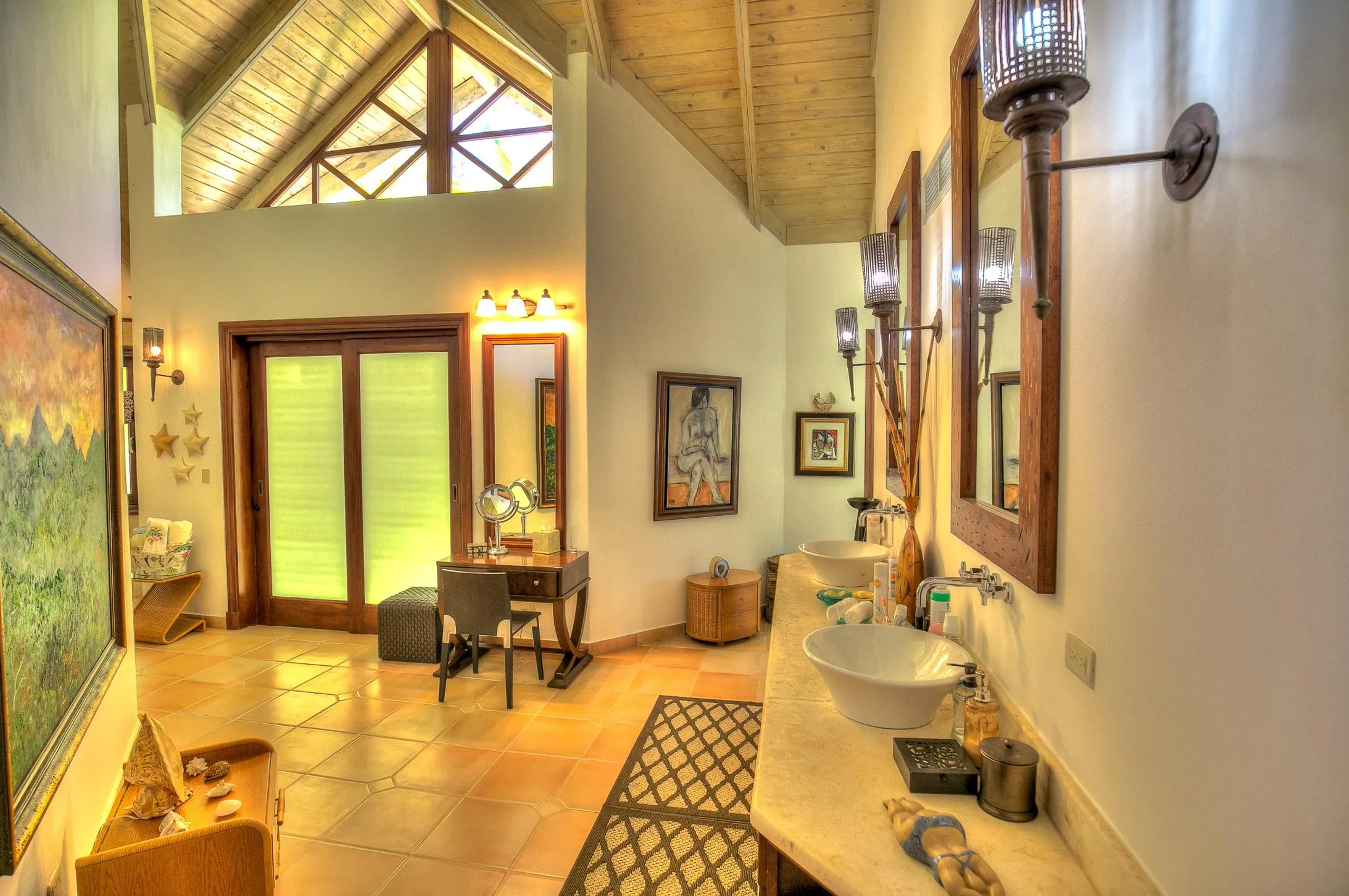 Opulent Six-Bedroom Villa with Pool, Jacuzzi, Gazebo and Golf Views — photograph 10