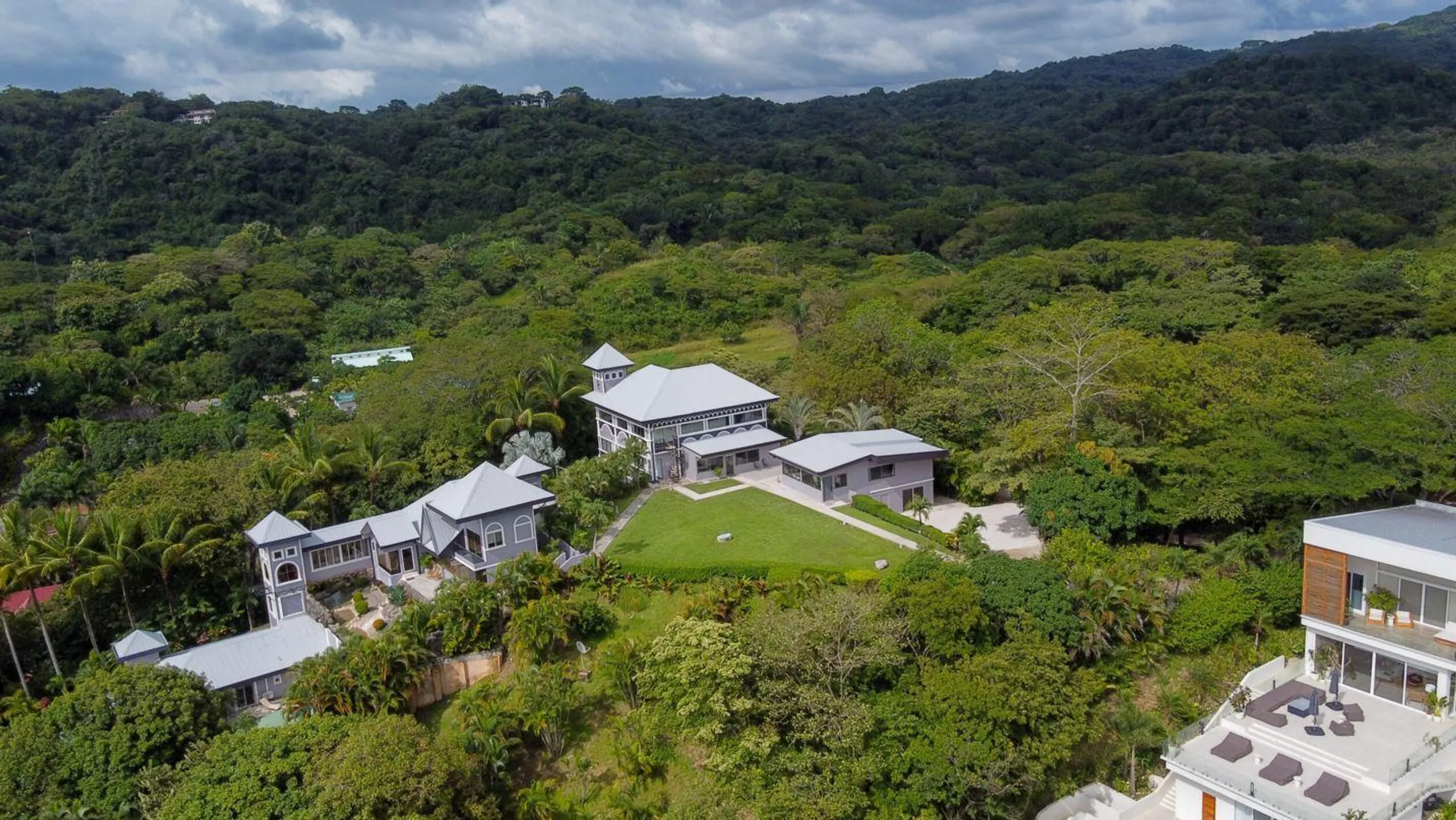 Nosara’s Ultimate Private Resort: Tranquil 4-Villa Estate with 3 Pools & Ocean Views and Event-Friendly Spaces, Nosara