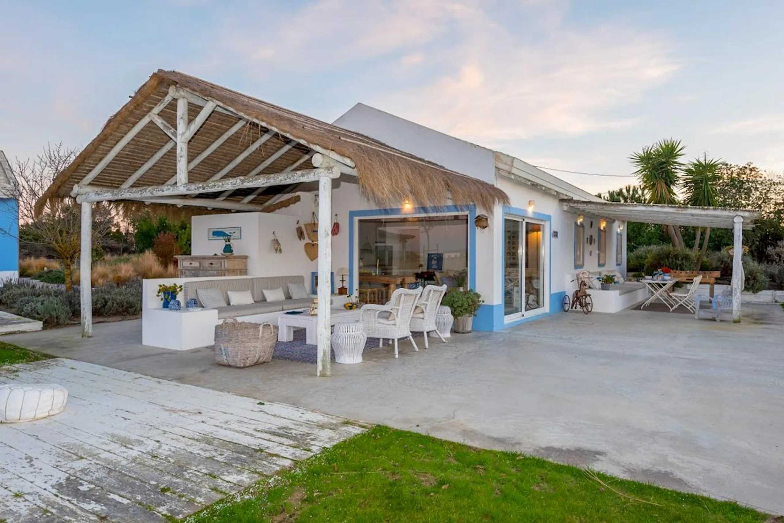 Classy Villa with Private Pool and Impeccable Garden — photograph 2