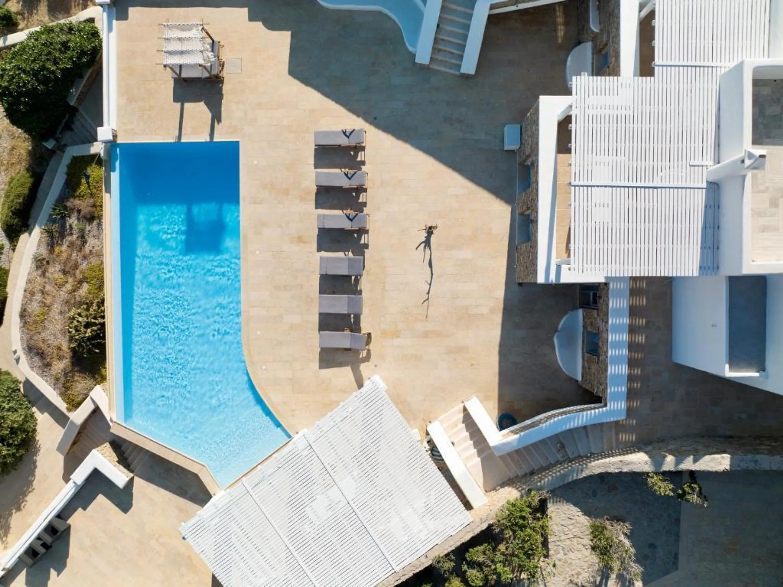 Immerse Yourself in a Private Infinity Pool Villa with Breathtaking Aegean Sea Views — photograph 8