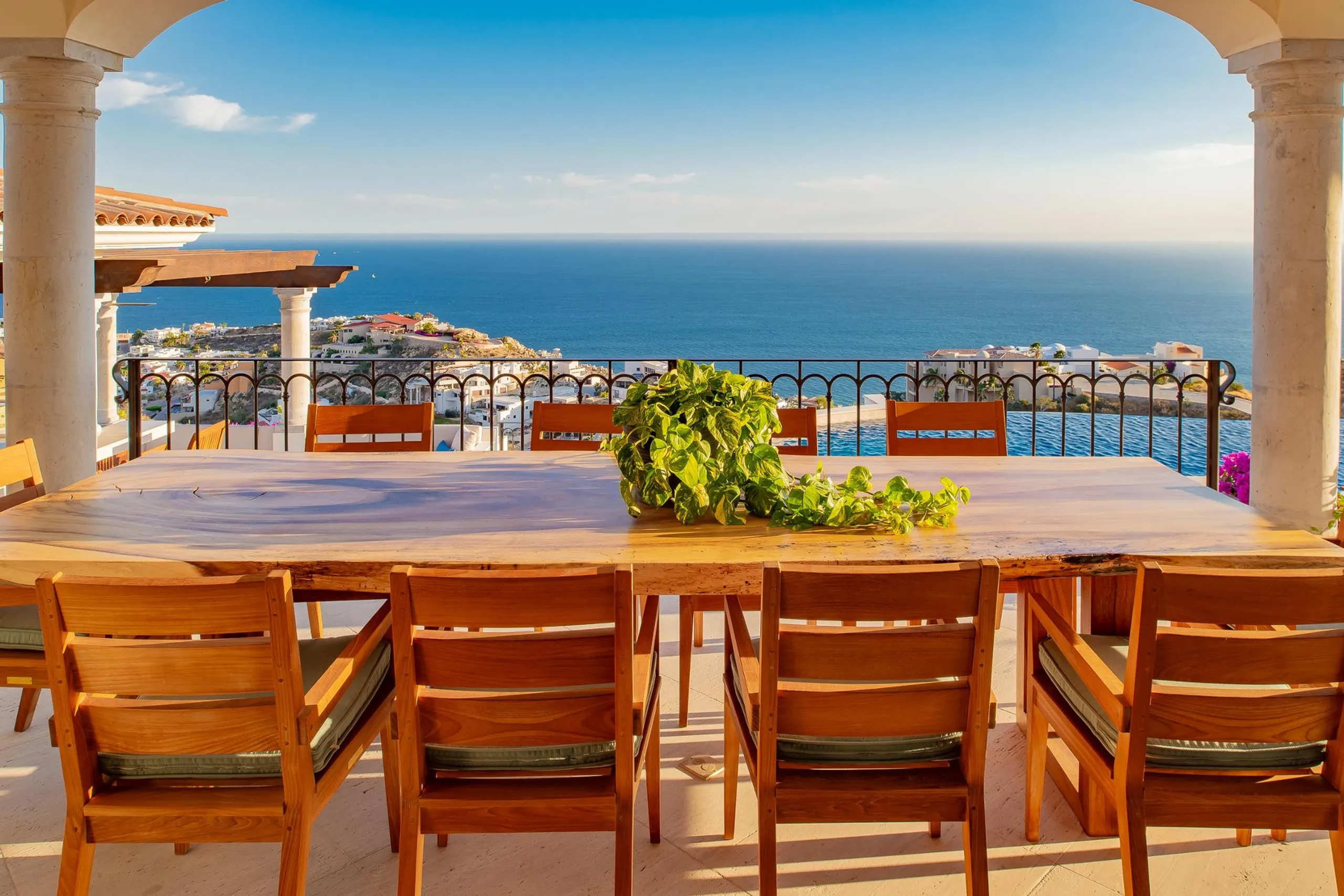 Spectacular Los Cabos Villa in Pedregal with Infinity Pool and Sweeping Ocean Views — photograph 10