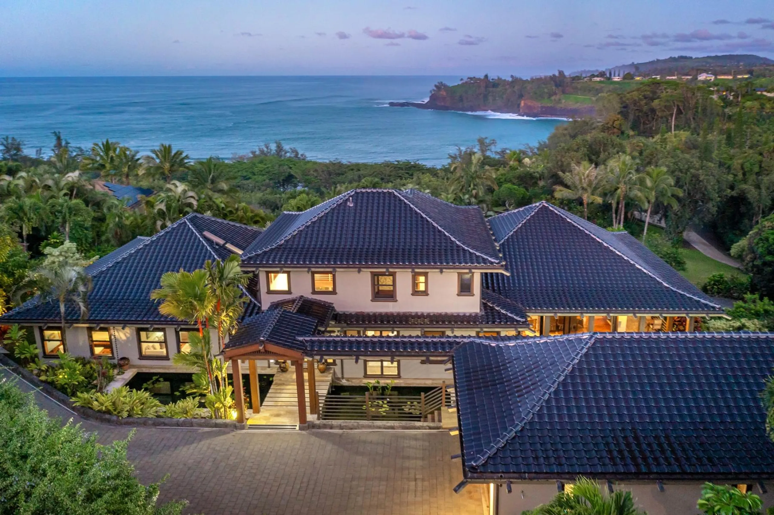 Modern Asian Island Villa with Private Pool and Heavenly Ocean Views, Kilauea