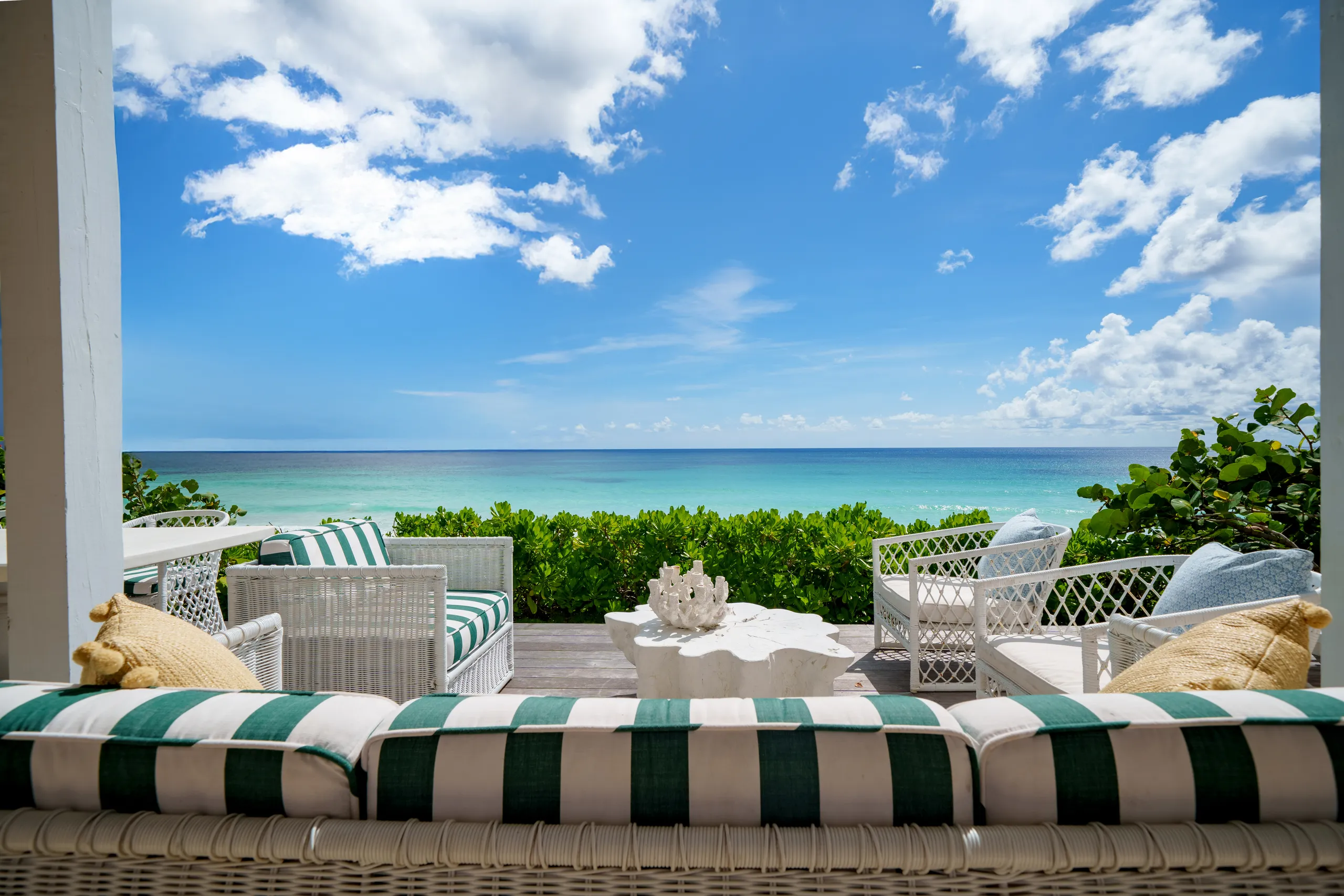 Meticulously Decorated Harbour Island Villa with Private Pool on Pink Sands — photograph 5