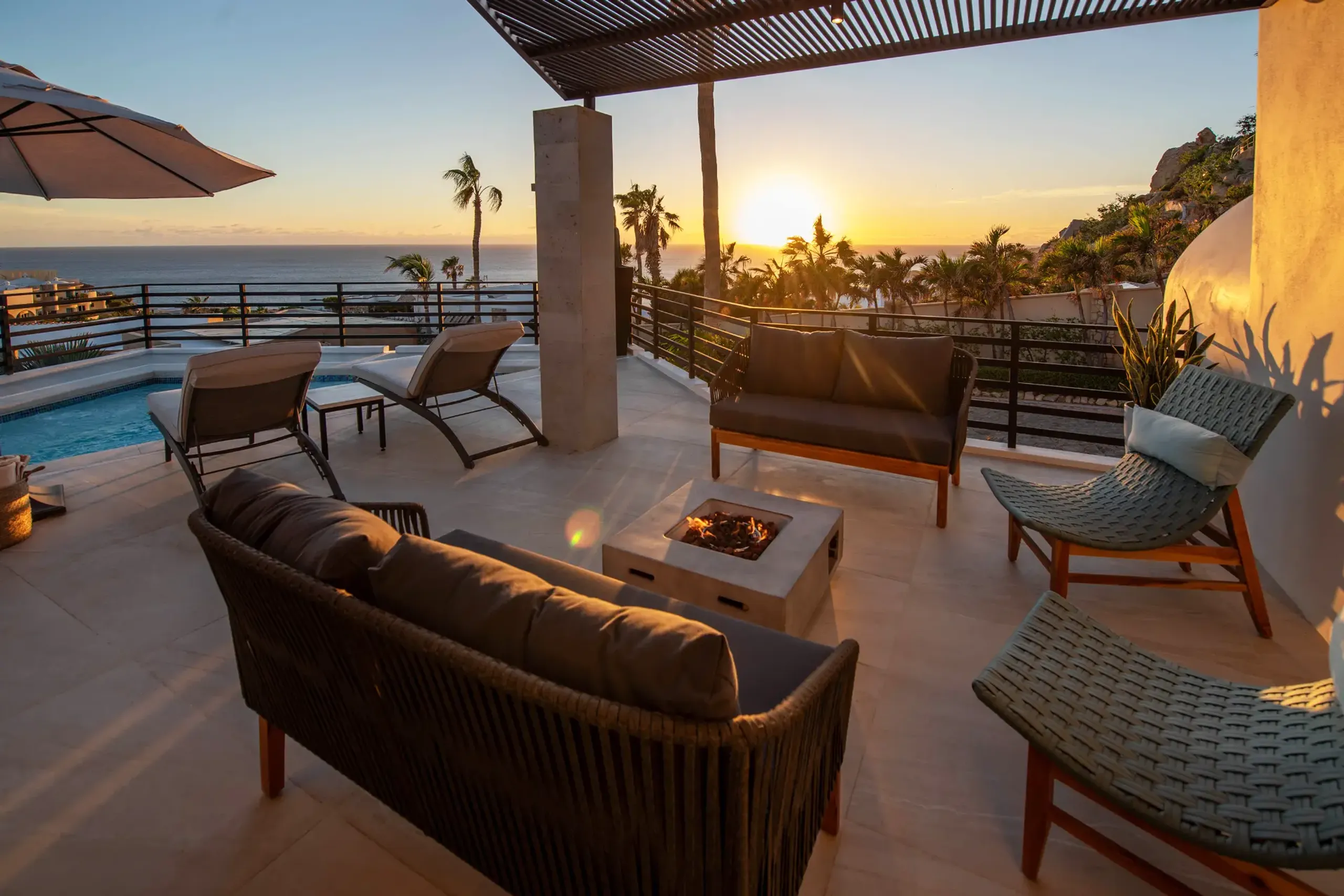 Chic 6 Bedroom Villa with Private Pool with Ocean Views in Cabo San Lucas — photograph 8