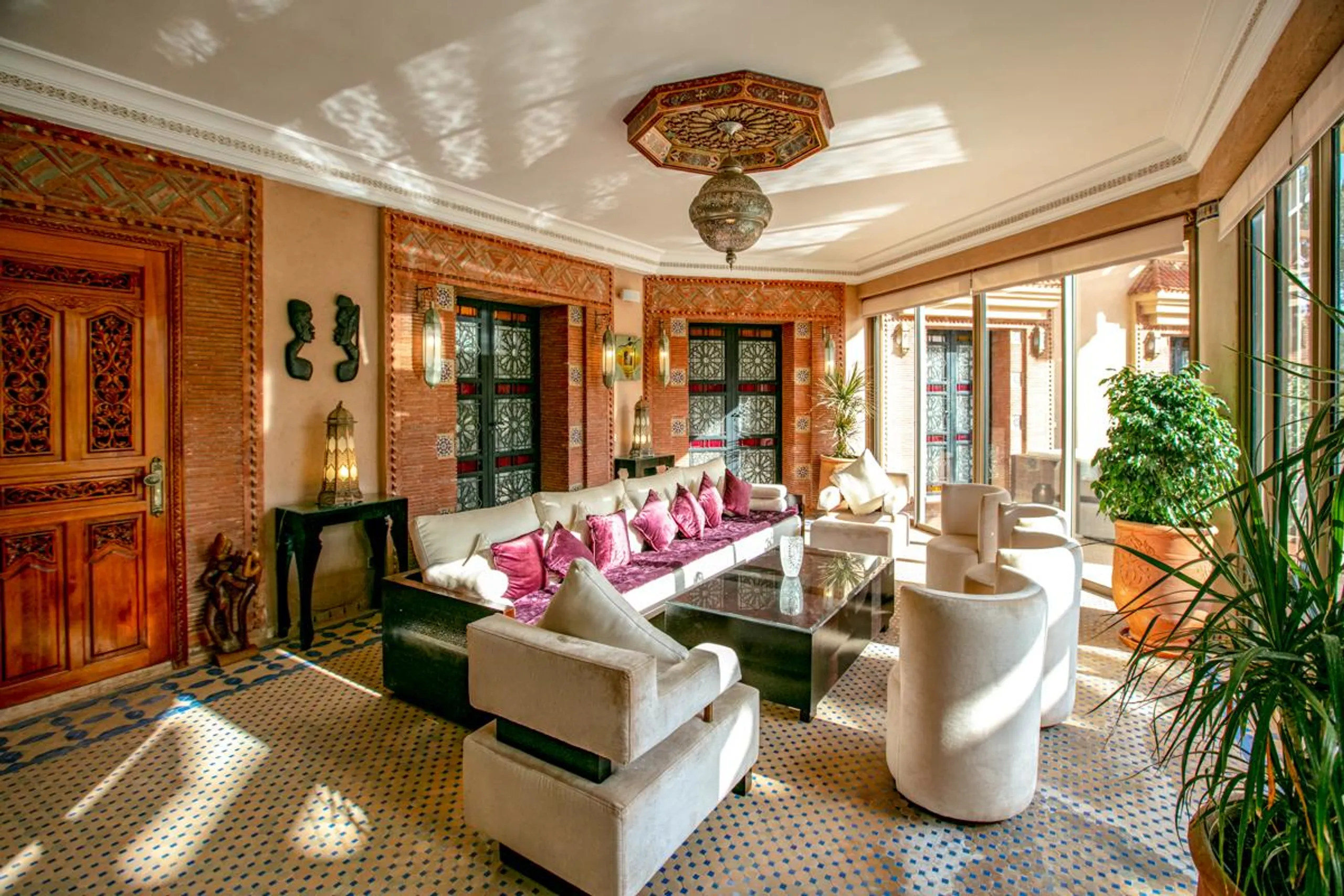 Grandiose Moroccan Villa with Private Pool and Terraces — photograph 5