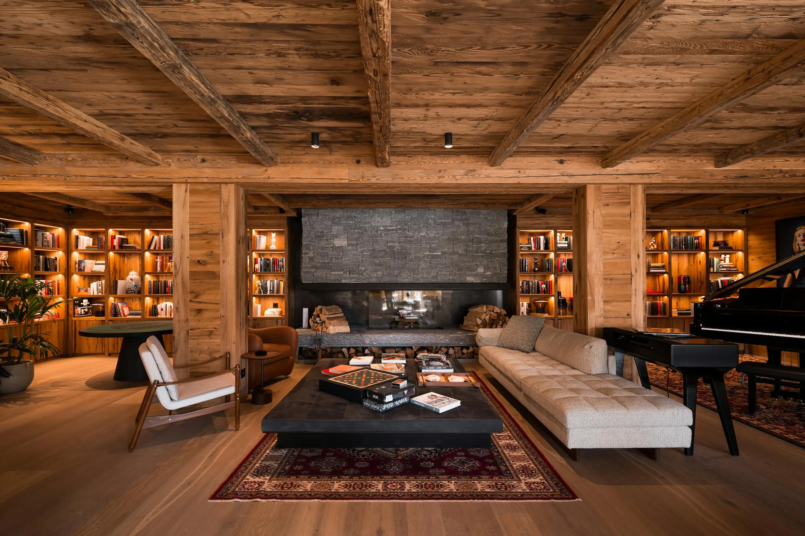 Ultra Luxe Chalet Altius with Commanding View and Luxury Amenities — photograph 10