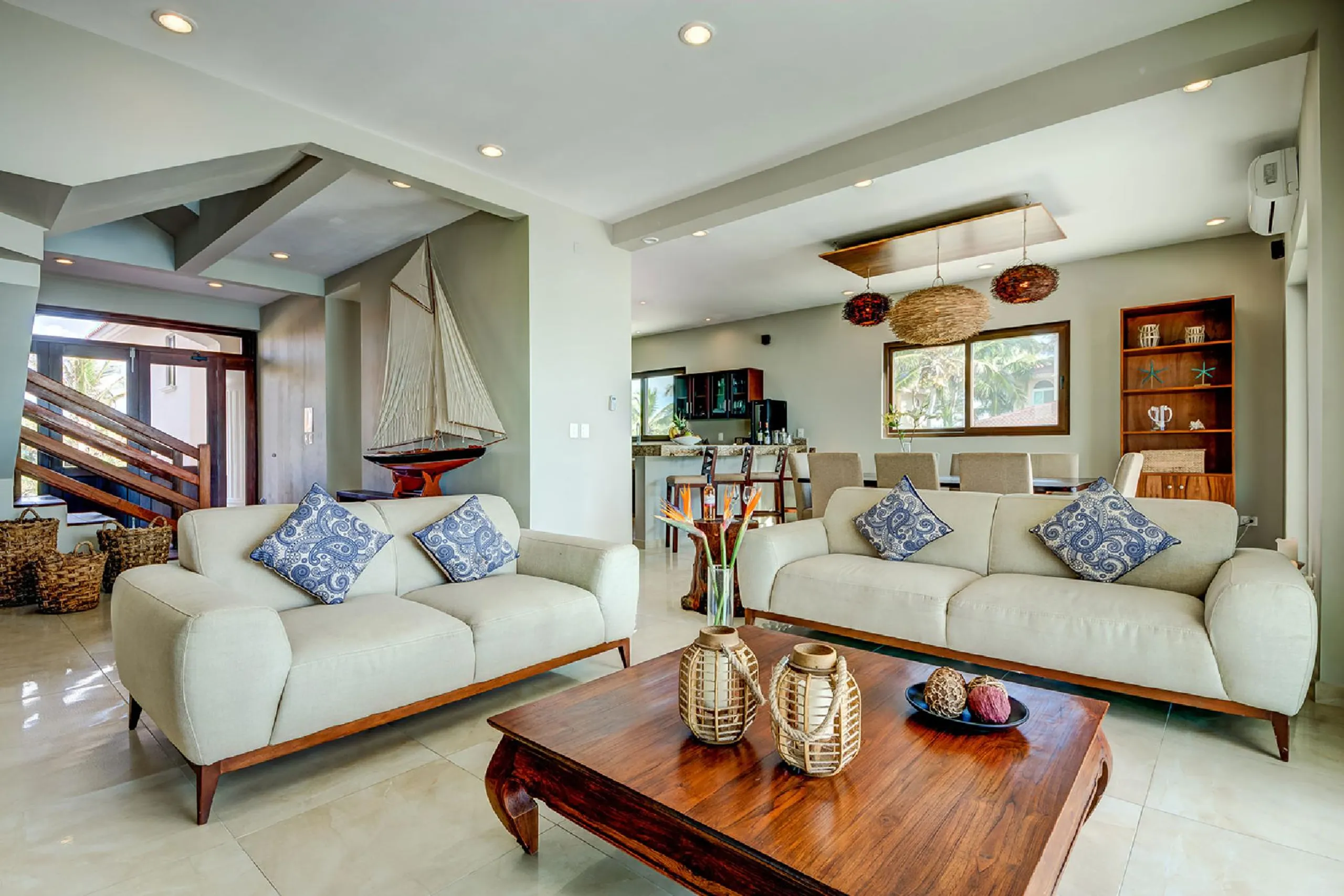 Amazing  Tankah Bay Oceanfront Estate with Infinity Pool and Private Beach — photograph 10