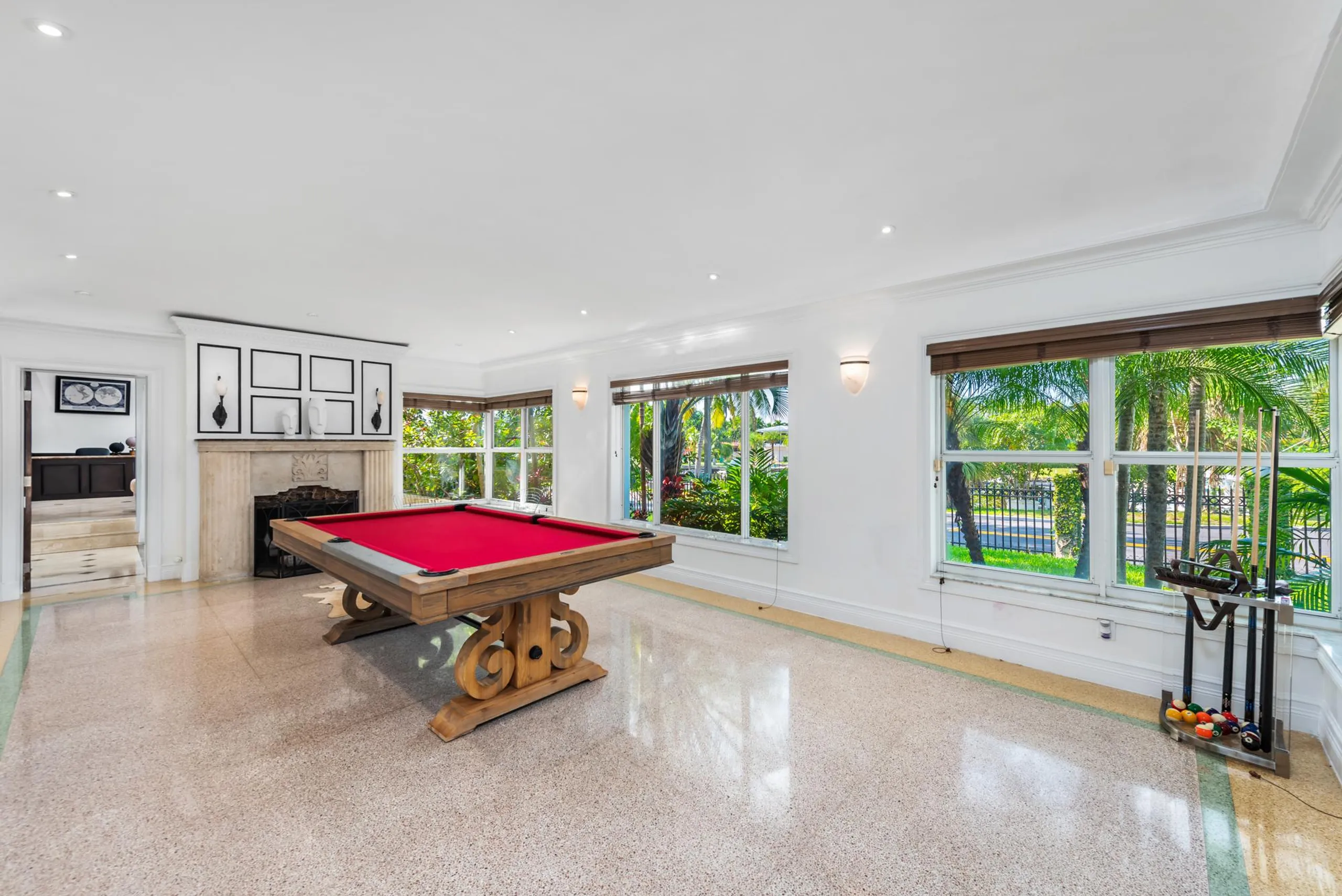 Miami Mirage Villa with Private Pool — photograph 9