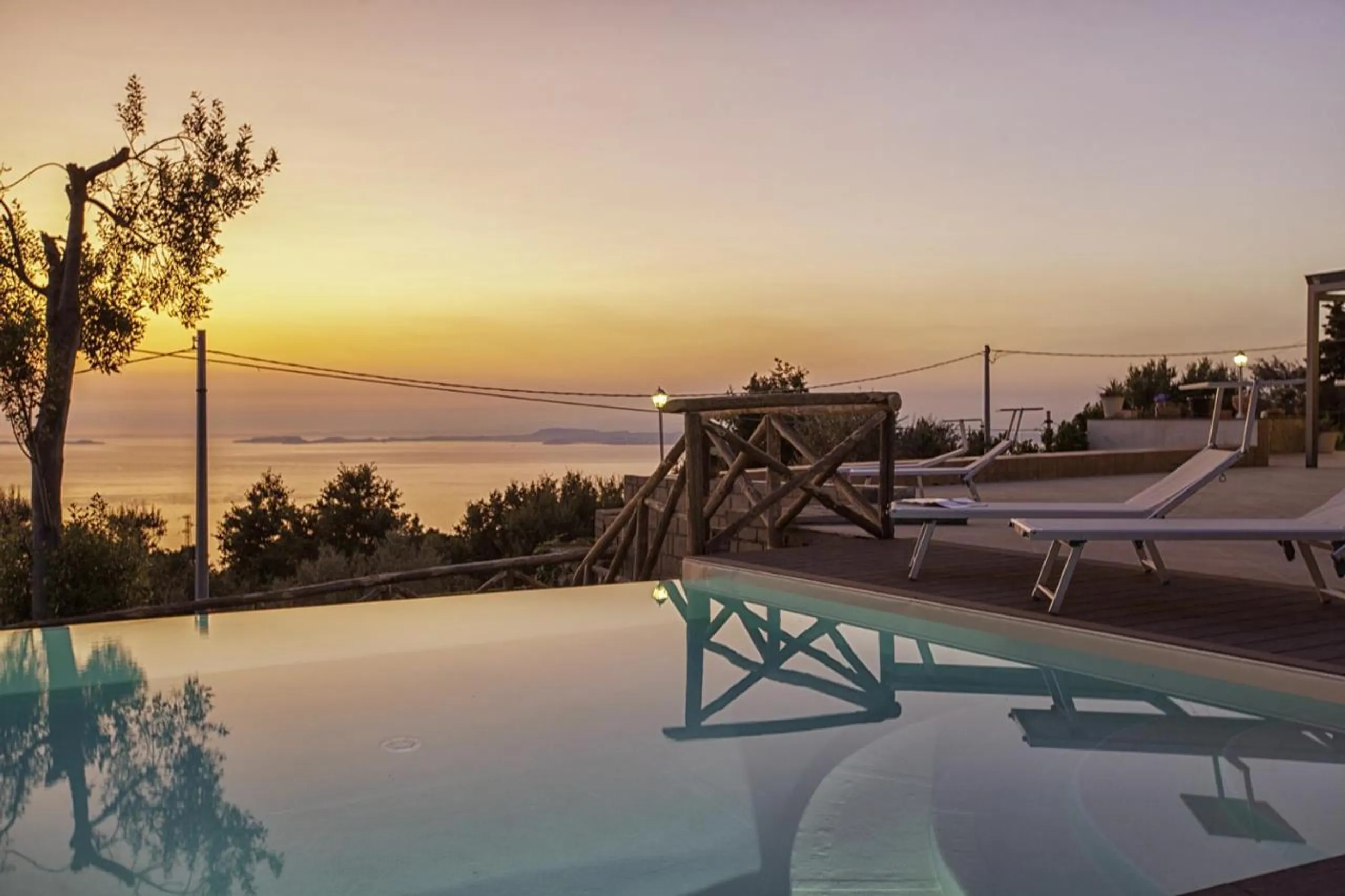 Splendid Almafian Tranquility with Infinity Pool and Panoramic Views — photograph 7
