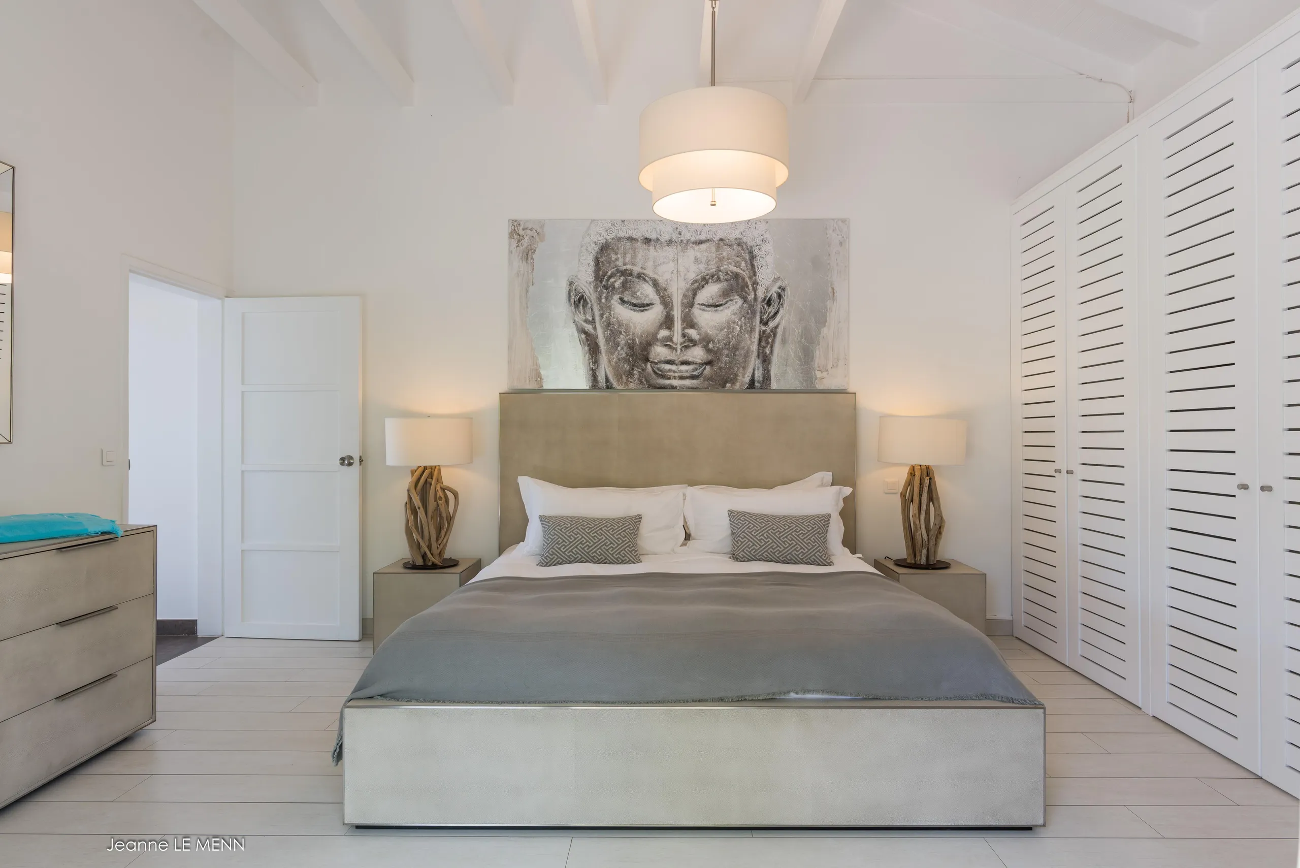Lavish Oceanside Villa with Private Pool and Outdoor Grill — photograph 8