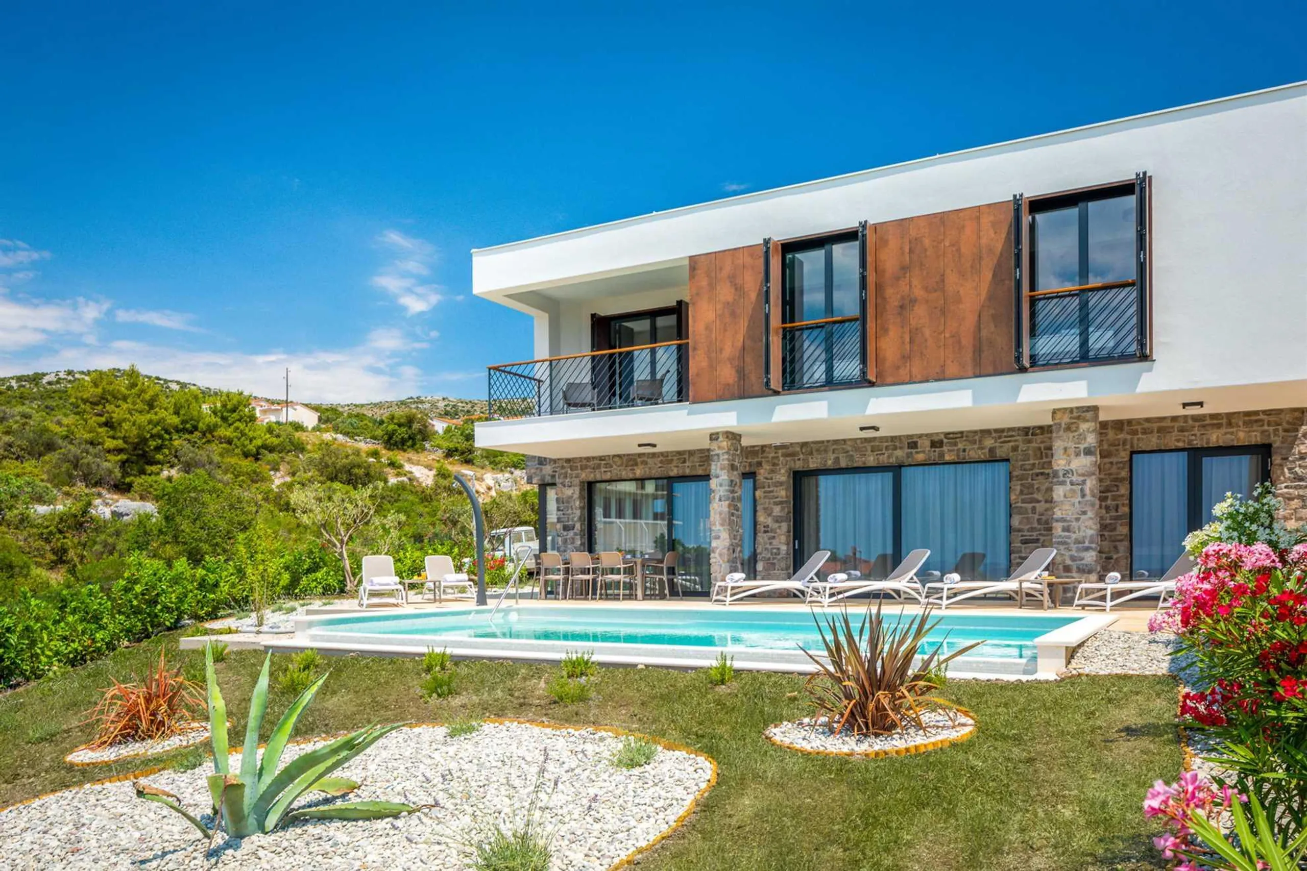 Elegant Modern Villa in Primosten with Private Infinity Pool and Sea Views — photograph 2
