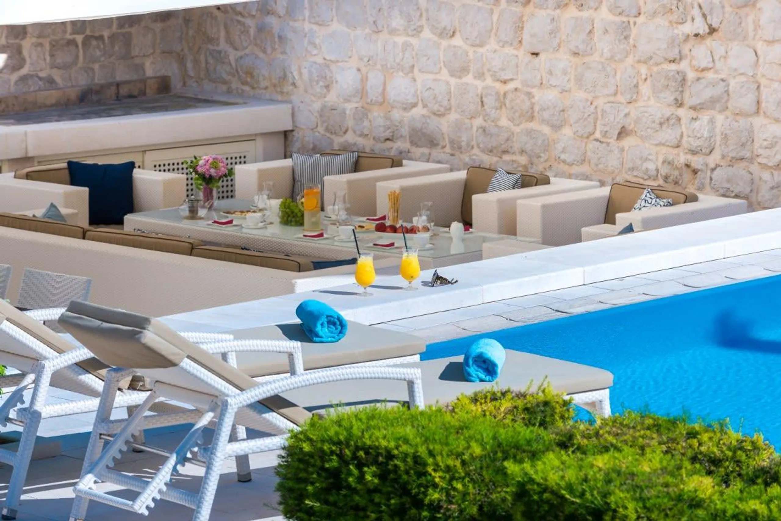 Plentiful Villa in the Quiet Bay of Zaton with Private Pool and Sea View — photograph 5