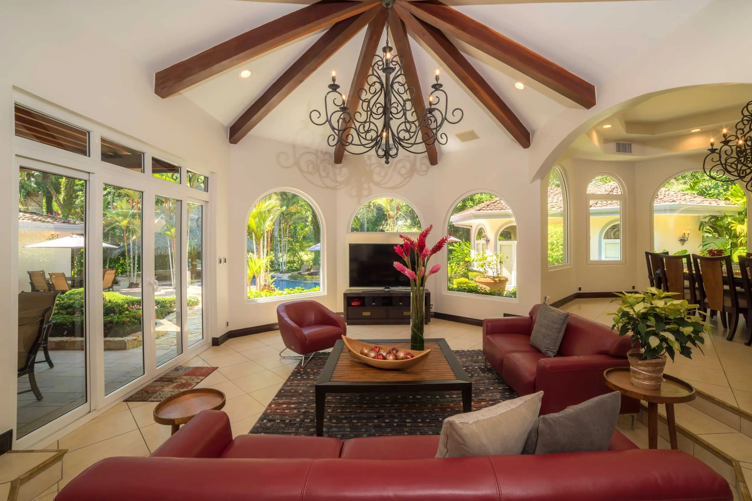 Captivating Costa Rica Estate with Invigorating Pool — photograph 6