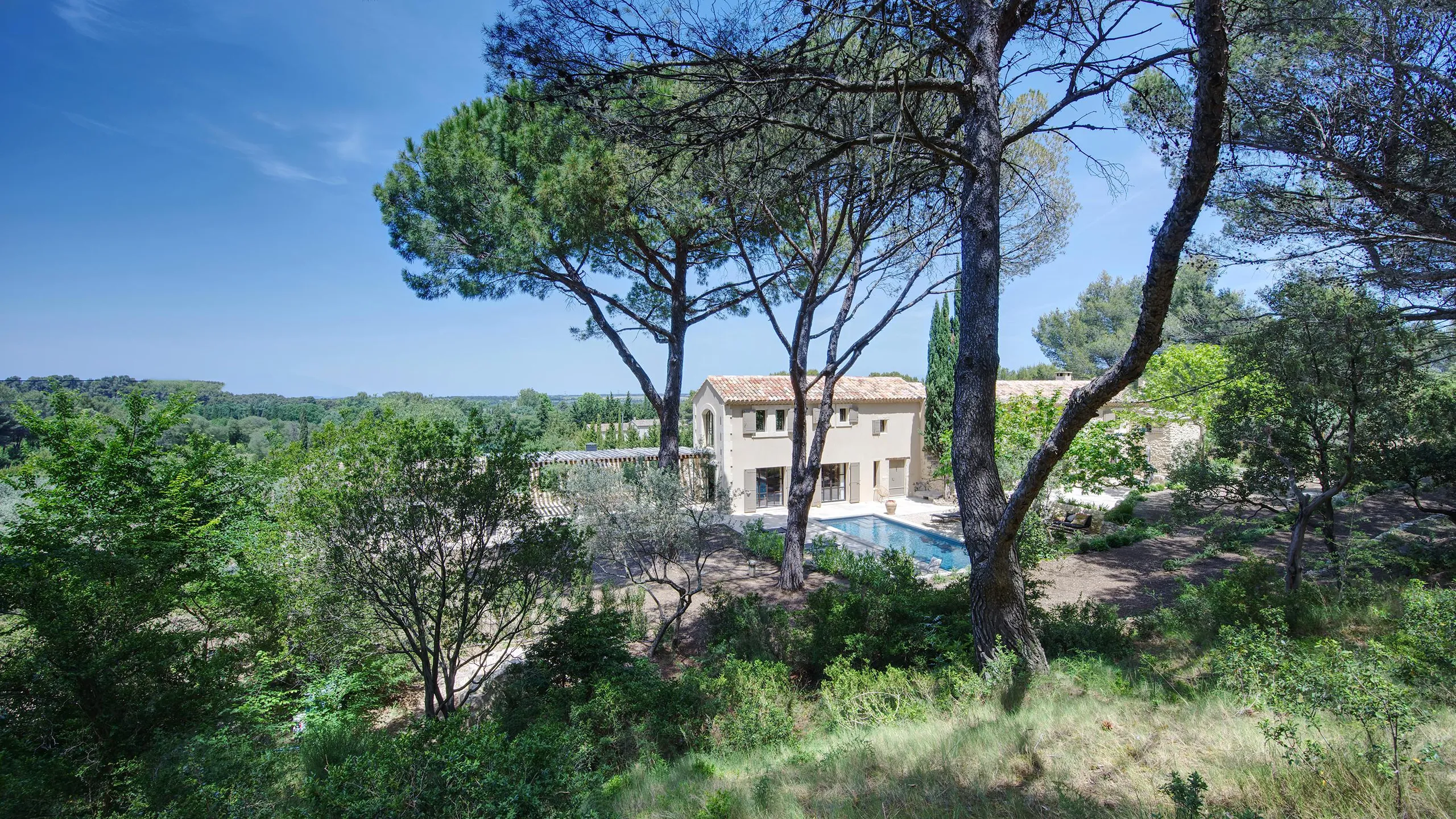 French Bliss Villa With Pool and Panoramic Mountain Views — photograph 8